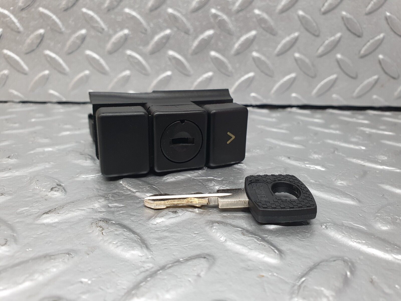 42574 Mercedes-Benz R129 320SL Coupe Glove Box Lock With Key 1298206810