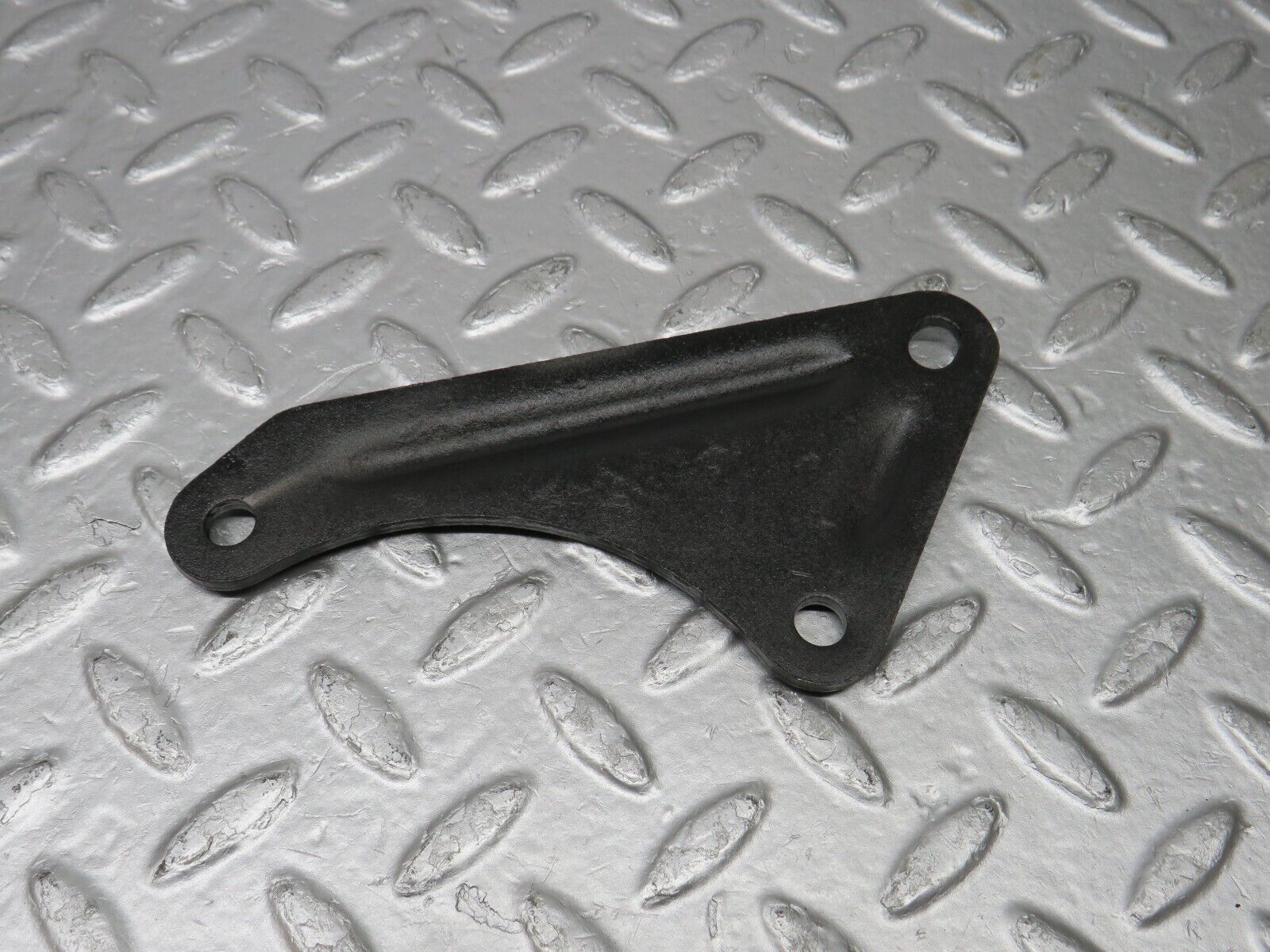 39290 Mercedes-Benz R107 500SL Air Condition Compressor Mount Bracket