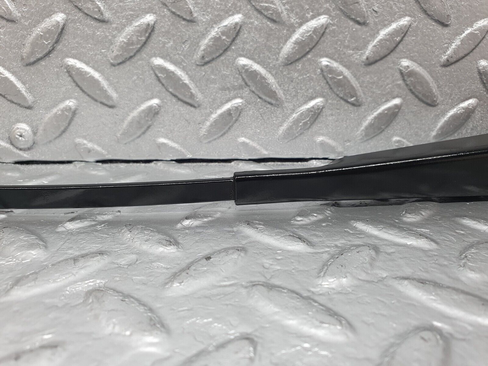 43704 Mercedes-Benz C126 380SEC Coupe Windscreen Wiper Arm Right Side Bosch