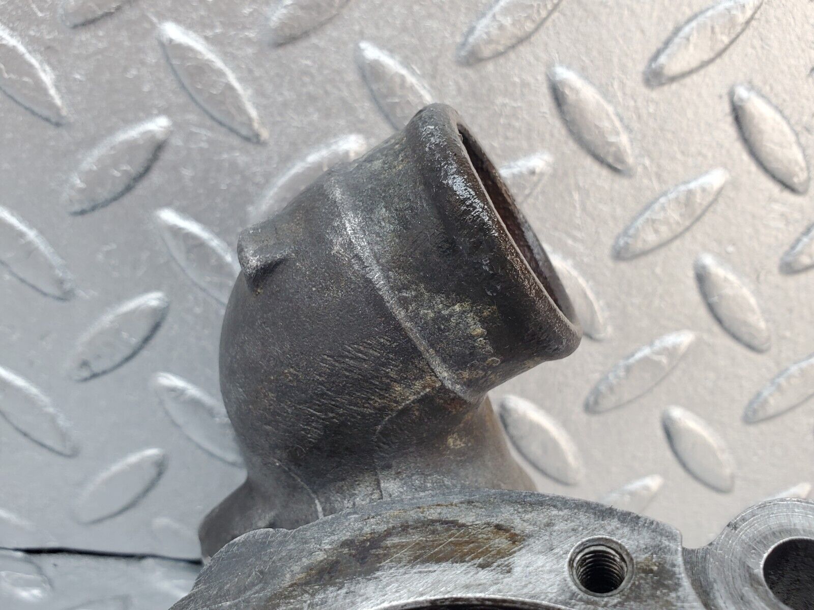 45358 Mercedes-Benz 280E M110.983 Water Pump Housing 1102010301