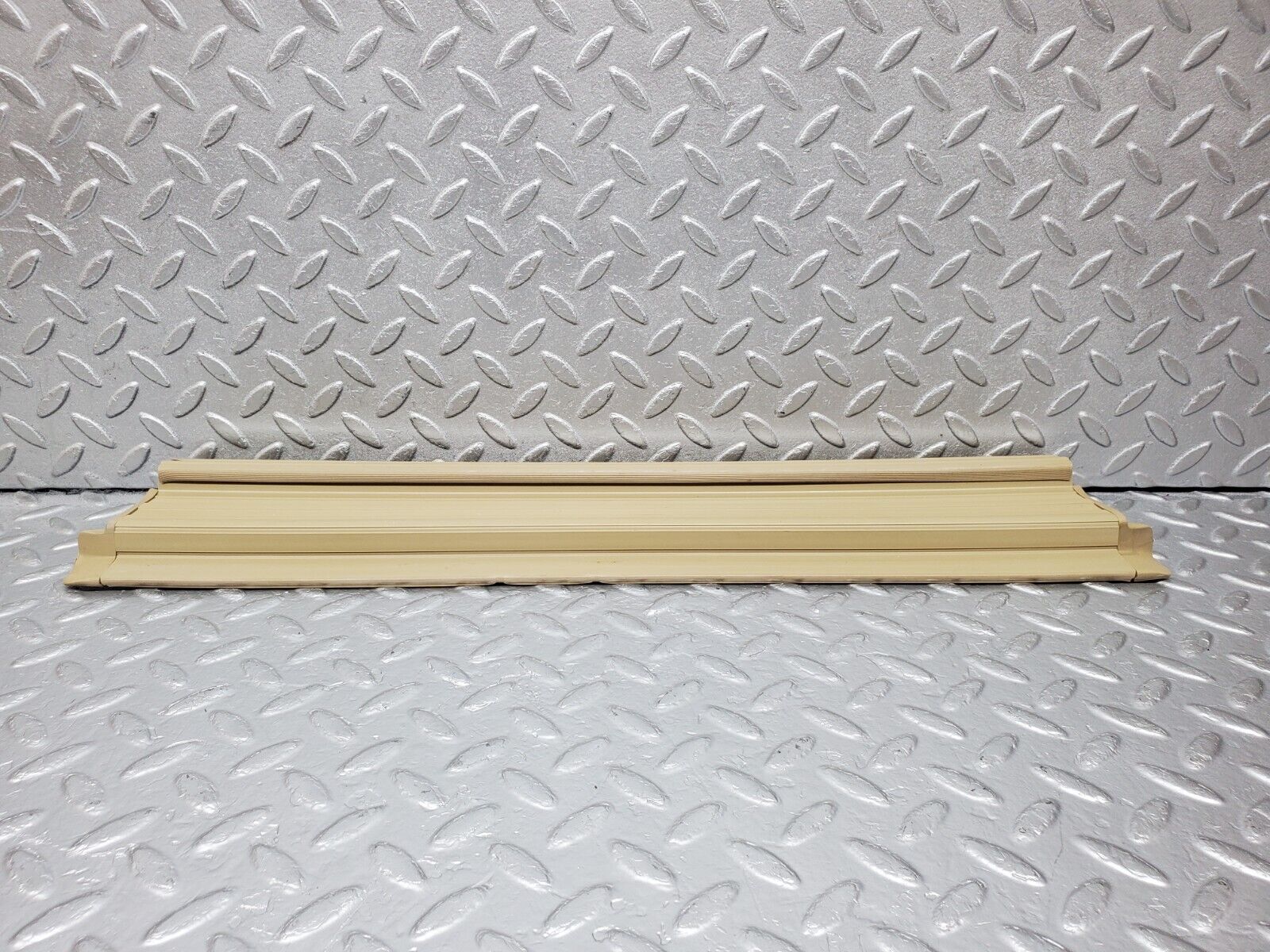45617 Mercedes-Benz W126 420SE Rear Right Door Sill Trim Beige