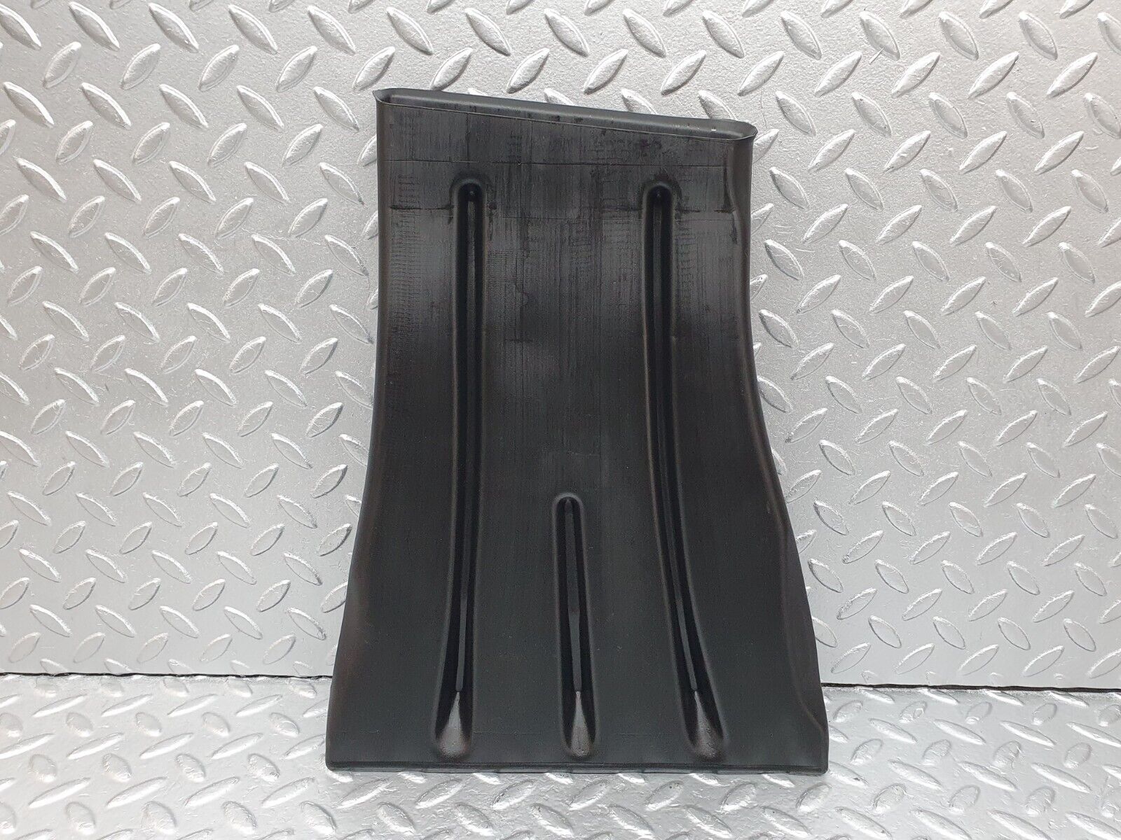 42084 Mercedes-Benz W202 C200 Rear Air Duct 2028310346