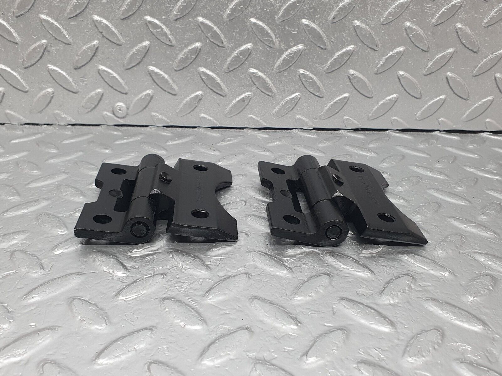 43562 Mercedes-Benz C126 380SEC Coupe Door Hinge Pair Left Side 1237200037