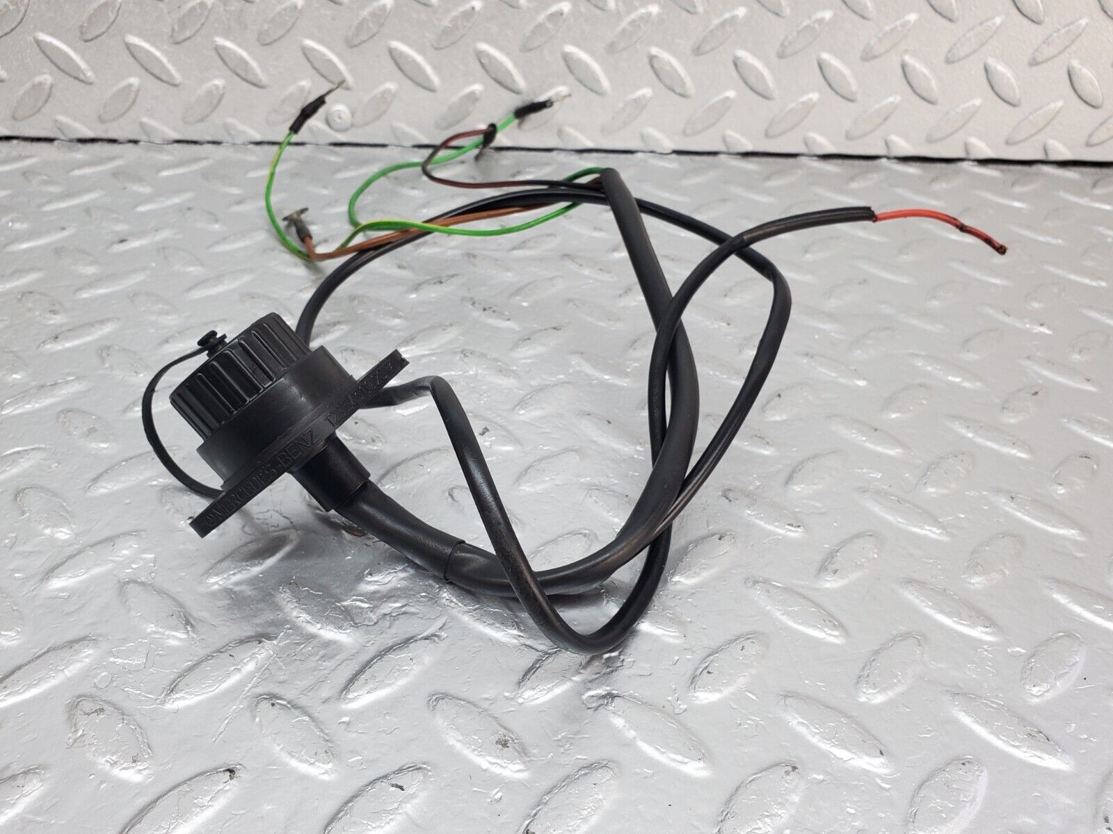 44417 Mercedes-Benz W123 280E Diagnostic Connector 1235450003