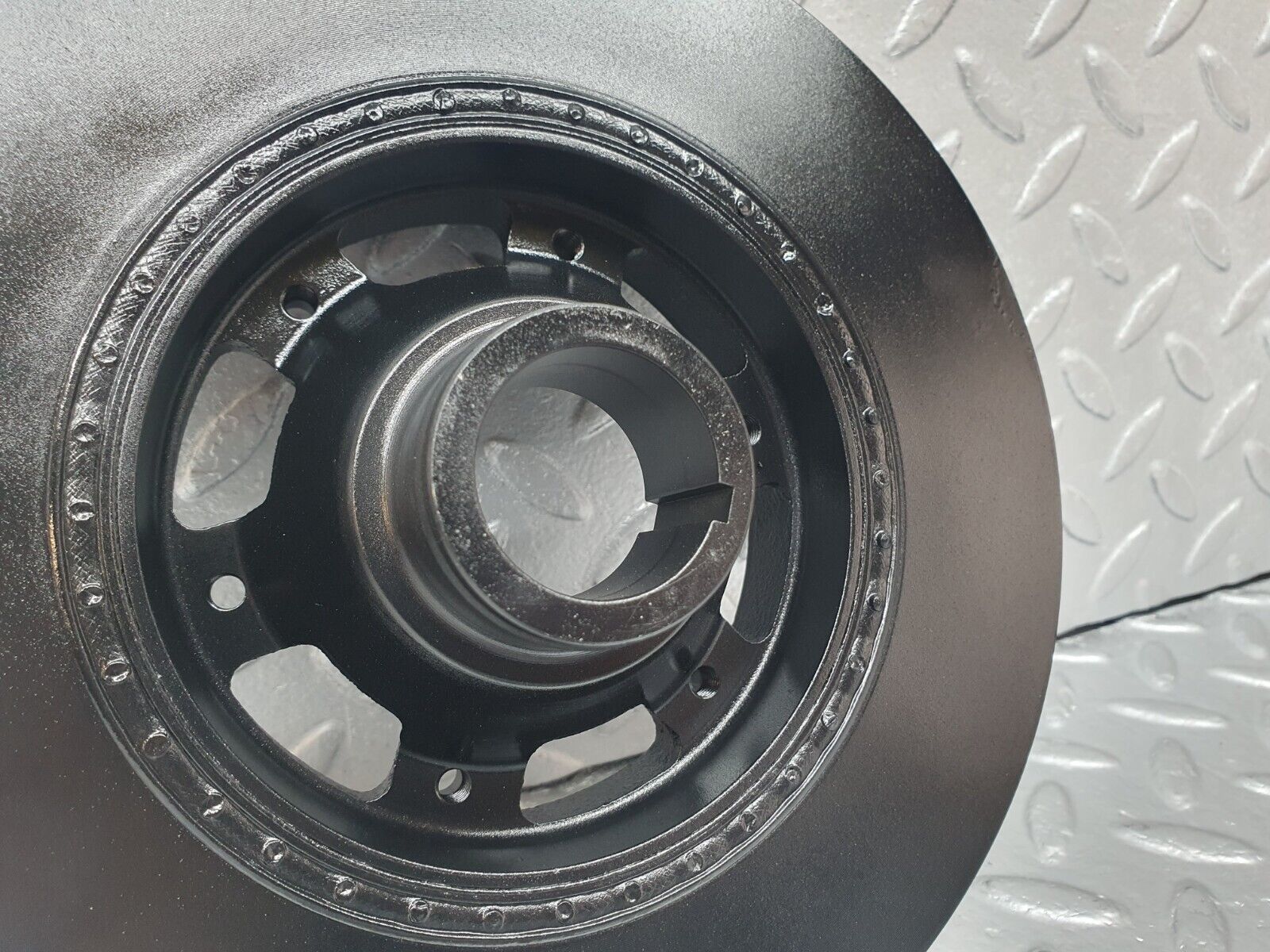 42466 Mercedes-Benz R129 320SL Coupe Crankshaft Vibration Damper 1040301703