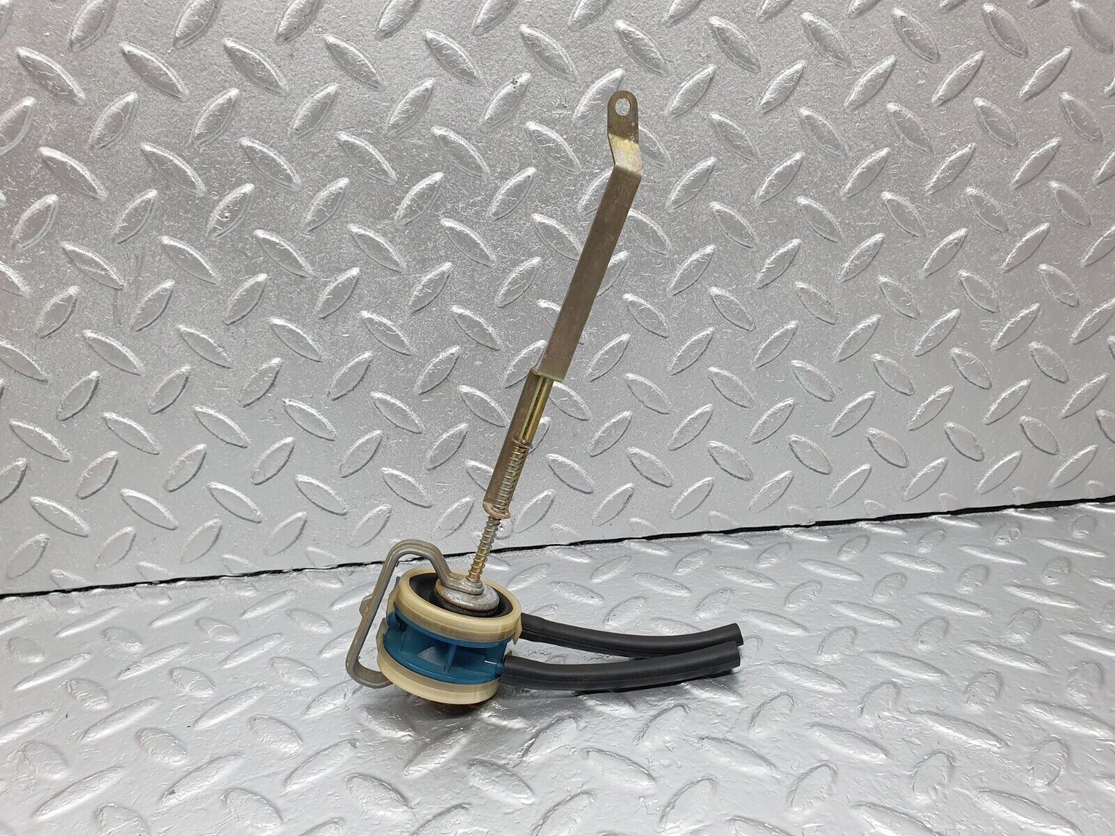 43100 Mercedes-Benz C107 350SLC Coupe Trunk Lock Vacuum Actuator NT8845701