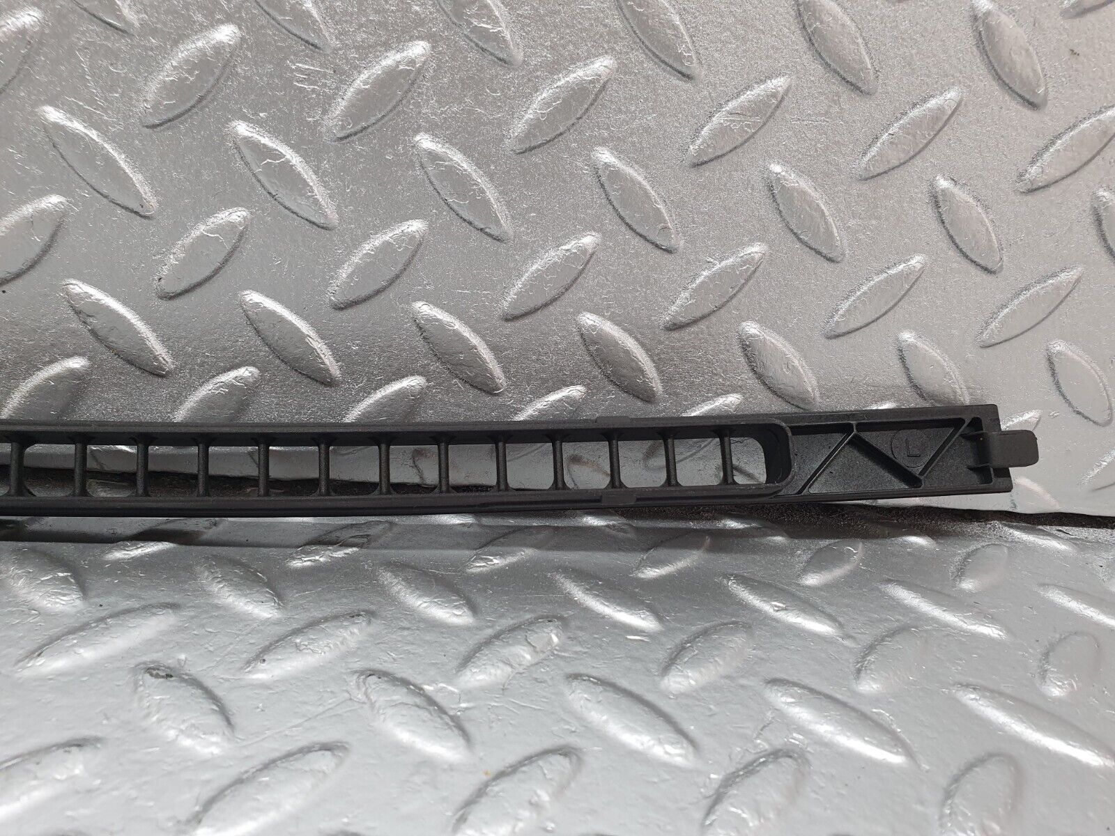 42332 Mercedes-Benz R129 320SL Coupe Dashboard Air Vent Trim Left Side 1296891180