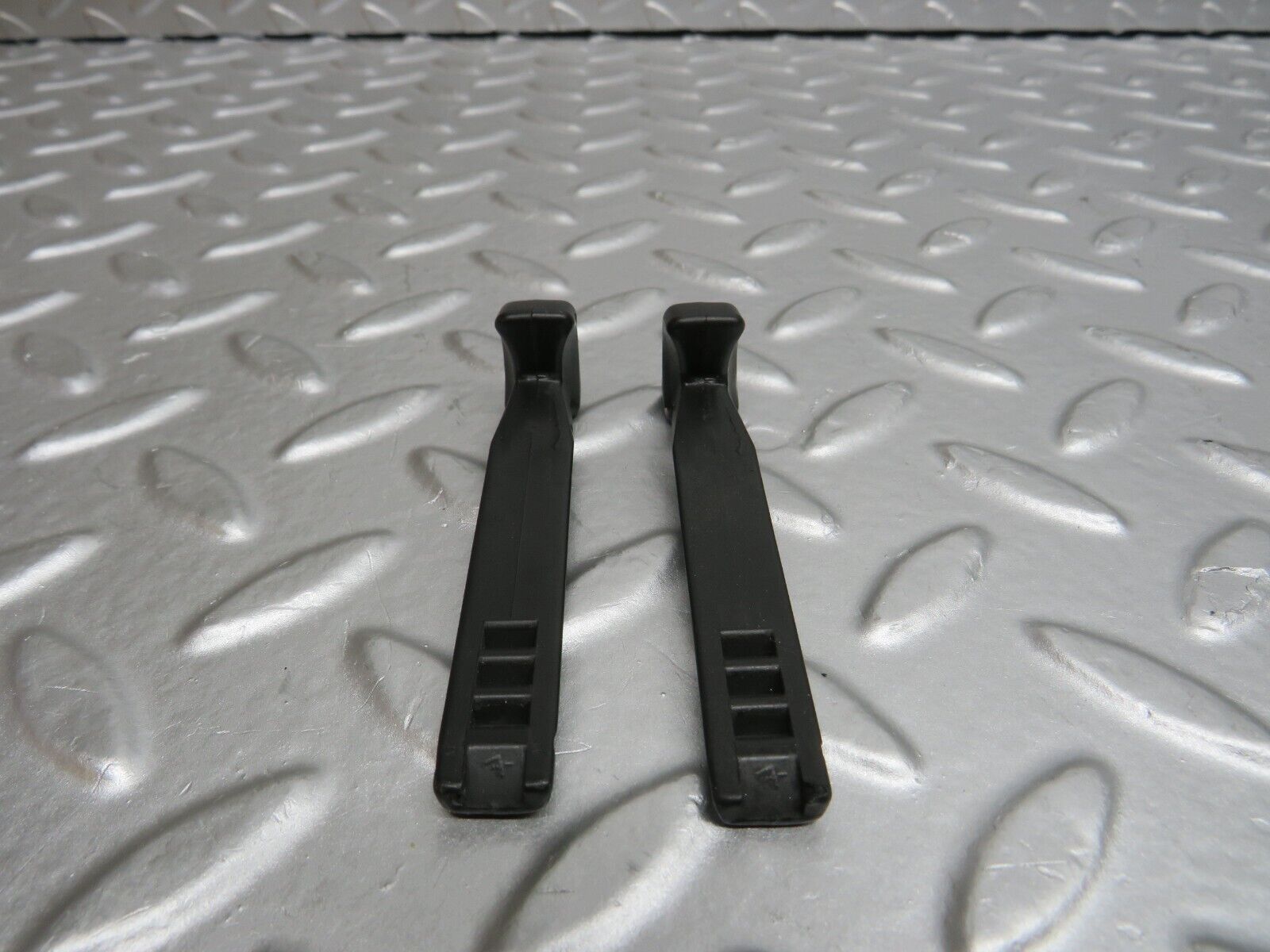 40131 Mercedes-Benz R107 350SL Heater Control Knob 2x