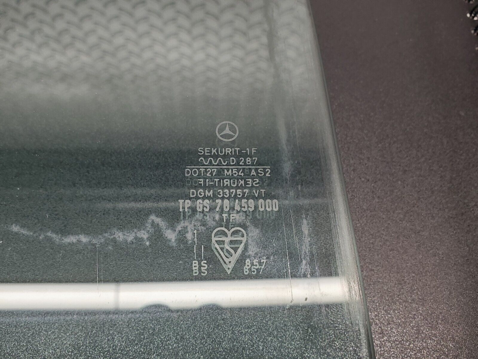 46433 Mercedes-Benz C123 280CE Coupe Right Door Window Glass 1237250232 1237250432