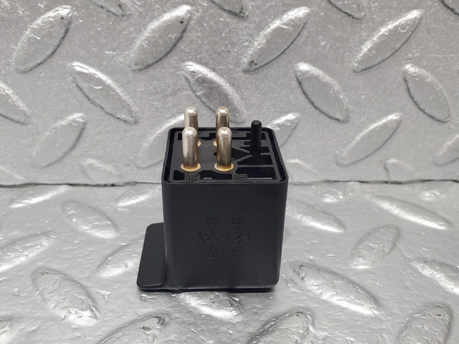 46490 Mercedes-Benz C123 280CE Coupe ABS Brake Pump Relay 0332002176