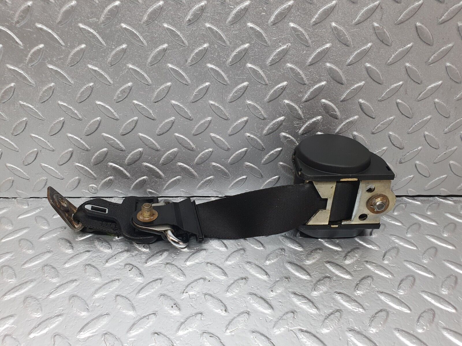 42805 Mercedes-Benz W201 190 2.0L Rear Seat Belt Set With Buckles 1268601886 2018605685