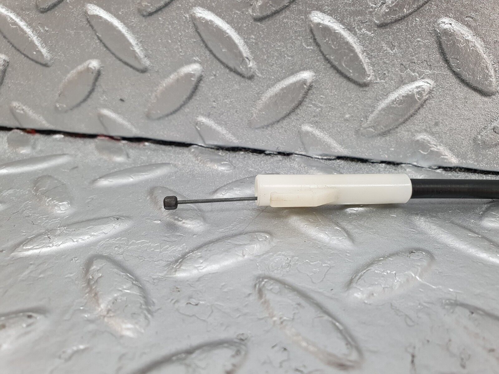 43763 Mercedes-Benz C126 380SEC Coupe Heater Control Cable 1268301331