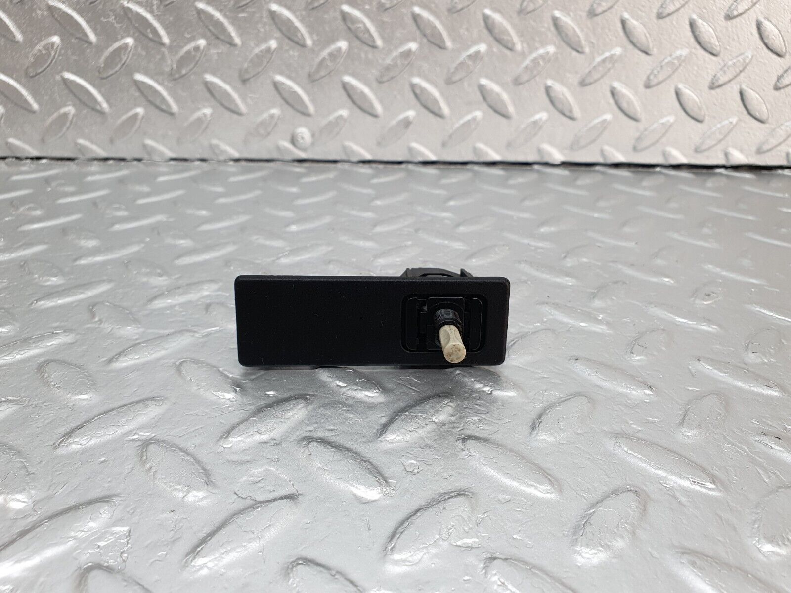 42948 Mercedes-Benz W201 190 2.0L Trunk Boot Light Switch 2018201211