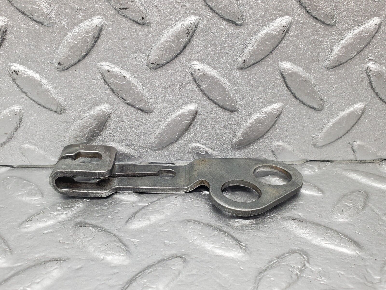 46083 Mercedes-Benz W126 420SE Automatic Gearbox Linkage Bracket