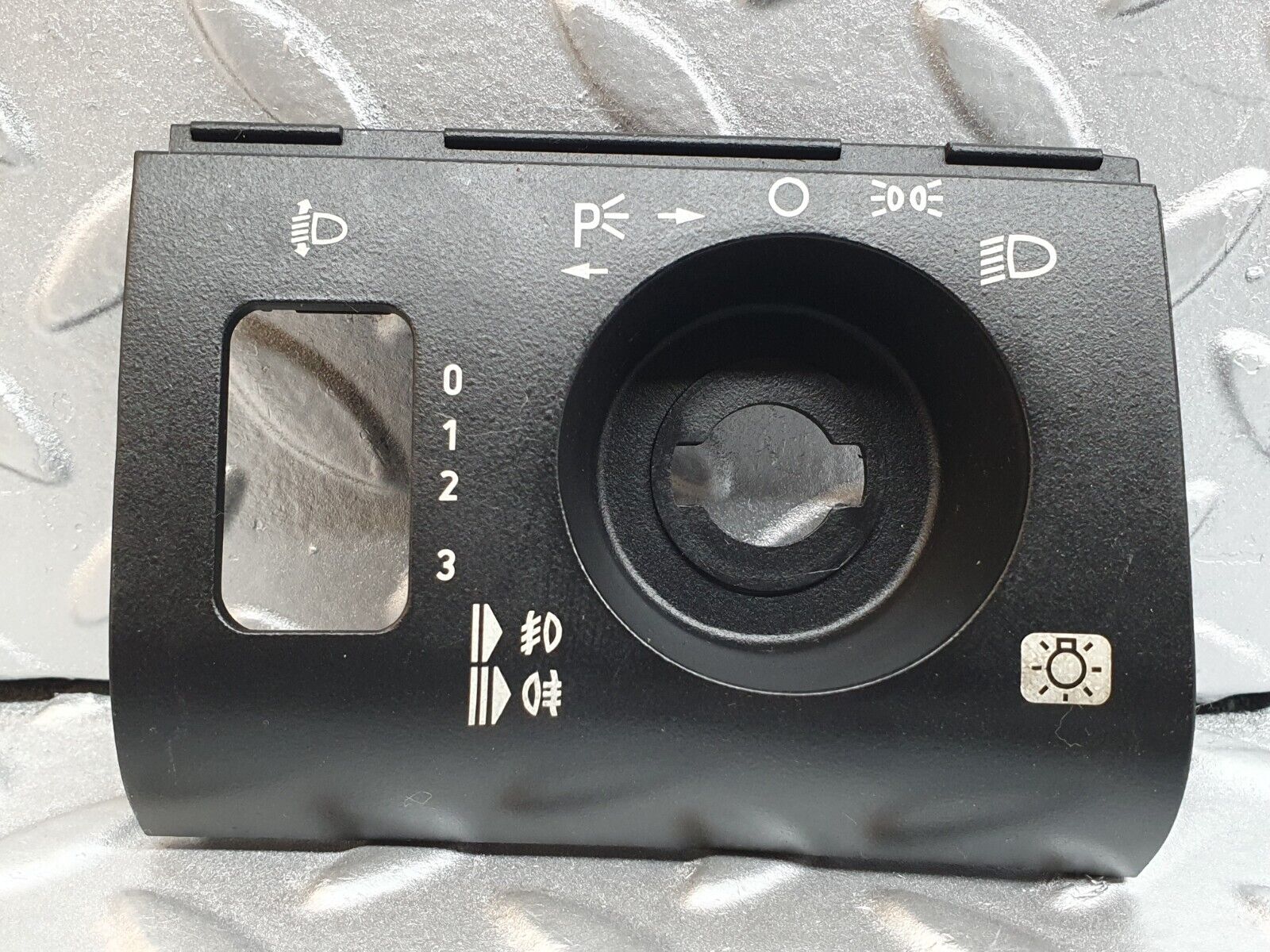 41977 Mercedes-Benz W202 C200 Headlight Switch Surround Cover 2026890380