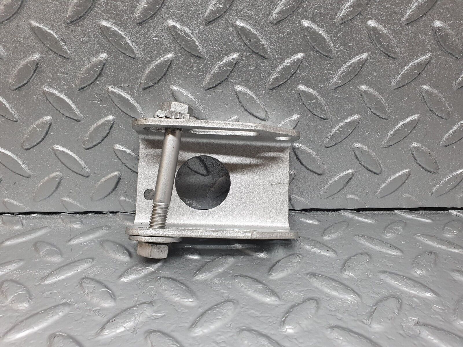 43102 Mercedes-Benz S123 200T Wagon Alternator Holder Bracket