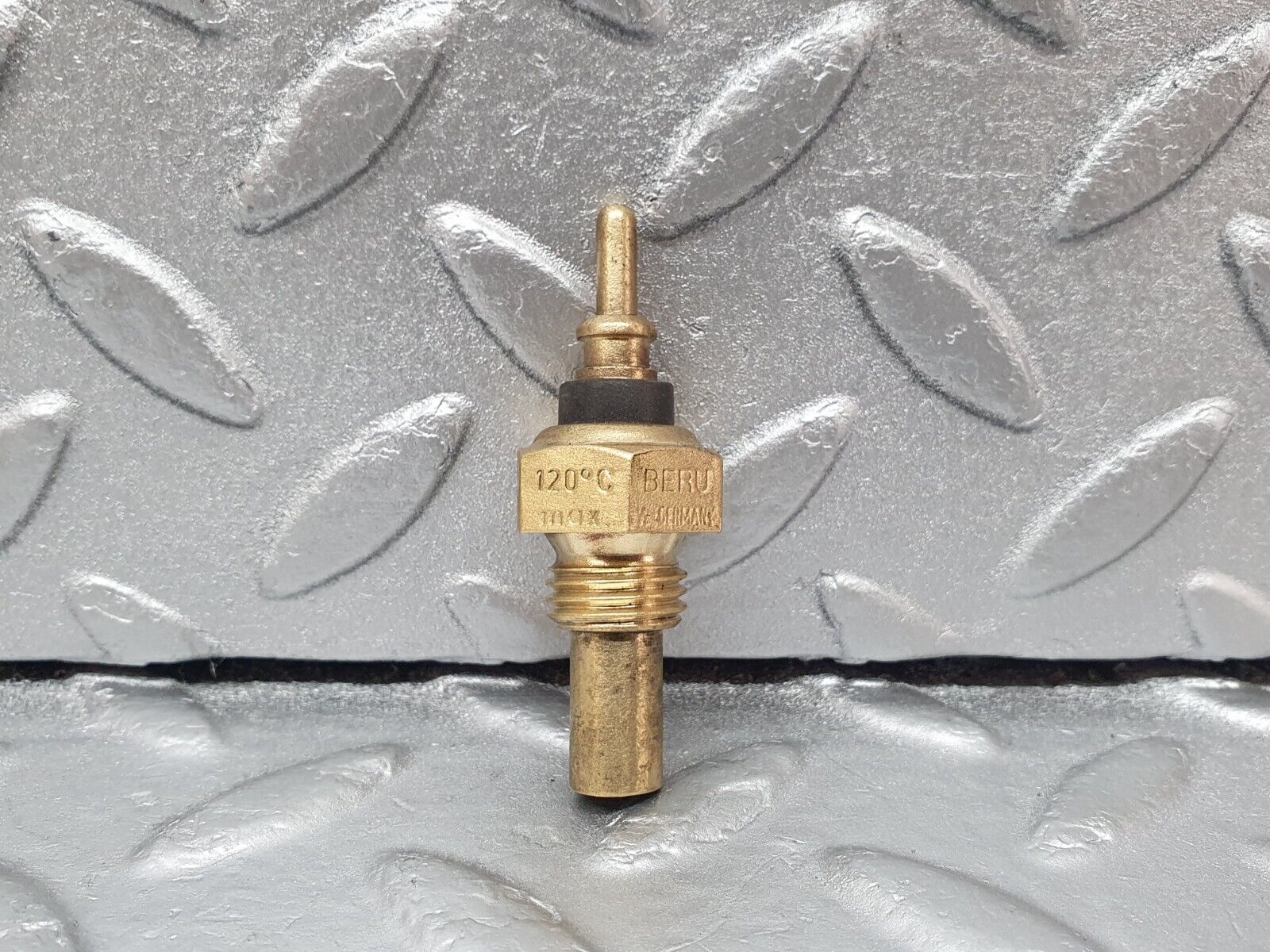 43662 Mercedes-Benz C126 380SEC Coupe Coolant Temperature Sensor Beru 0824121001