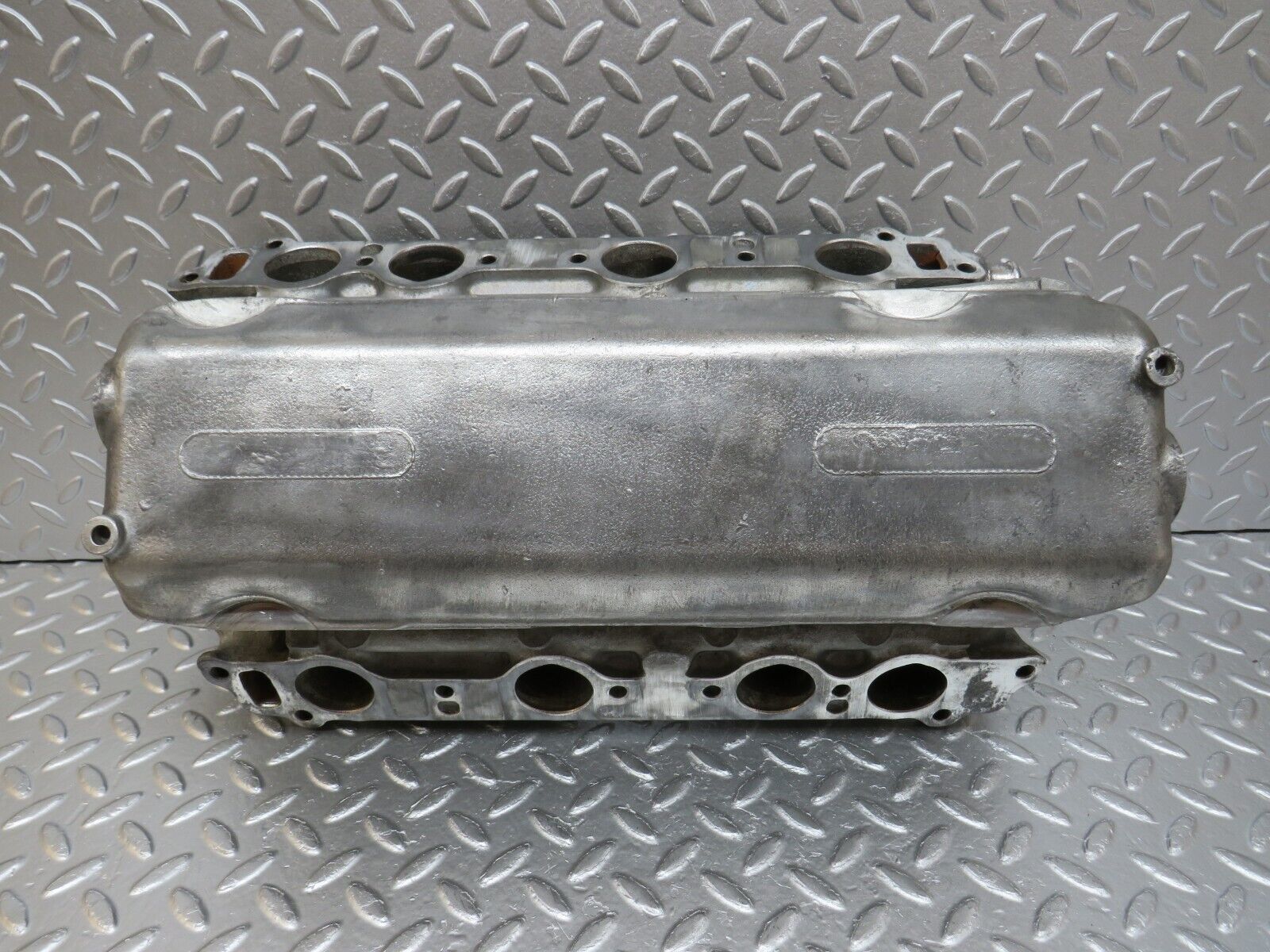 33042 Mercedes-Benz C107 R107 350 V8 Intake Manifold 1161412301