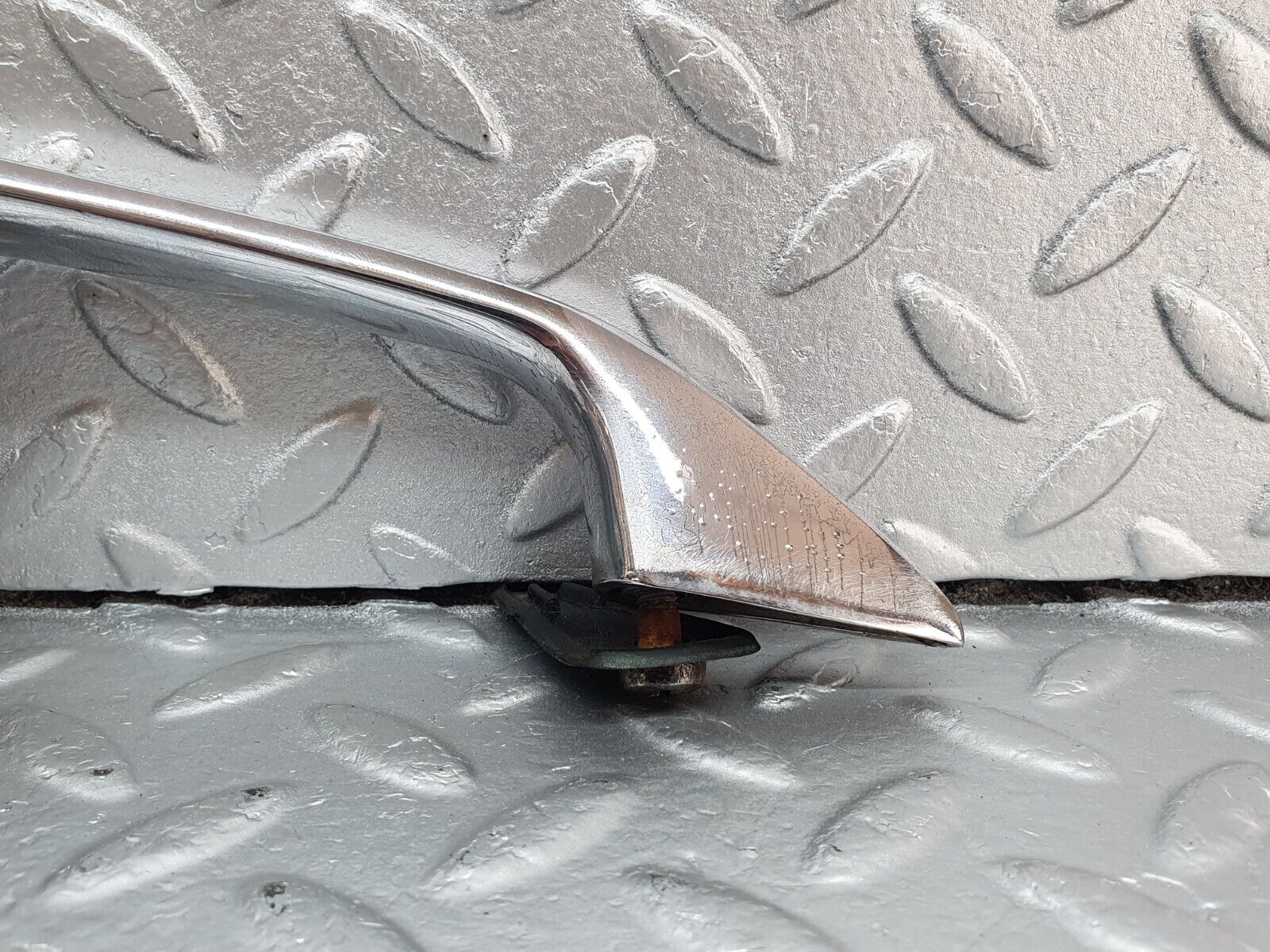 43160 Mercedes-Benz W108 280SE Front Left Door Exterior Handle No Key 1087661301 1087660905 1087661105