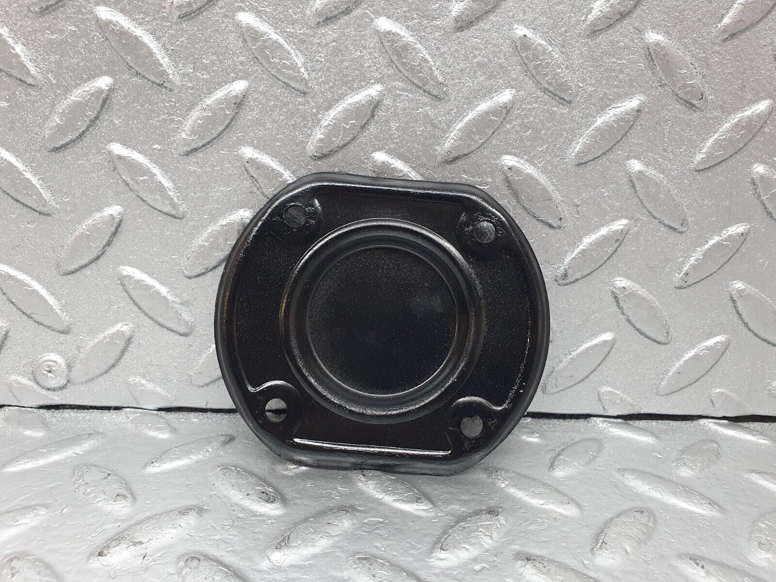 44169 Mercedes-Benz C123 230CE Coupe Camshaft Access Cover Plate