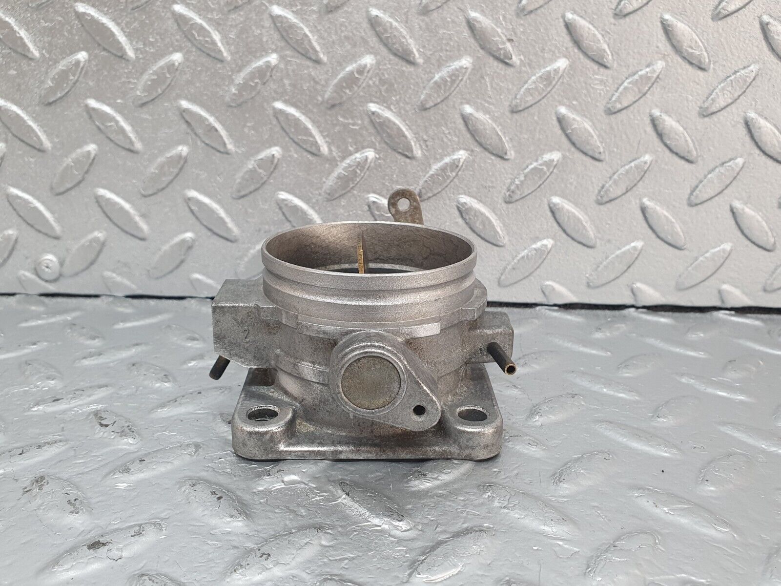 44017 Mercedes-Benz C123 230CE Coupe Throttle Body Valve 0011402353