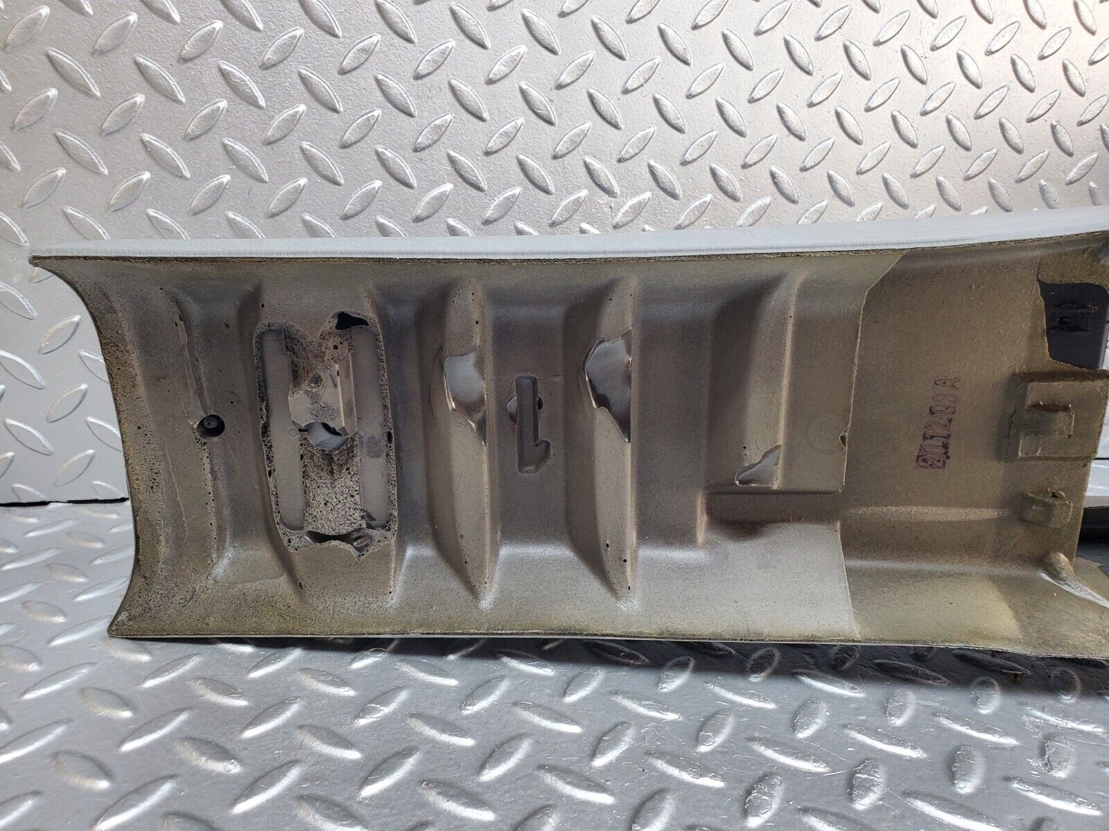 44679 Mercedes-Benz W124 220E Centre Console Grey