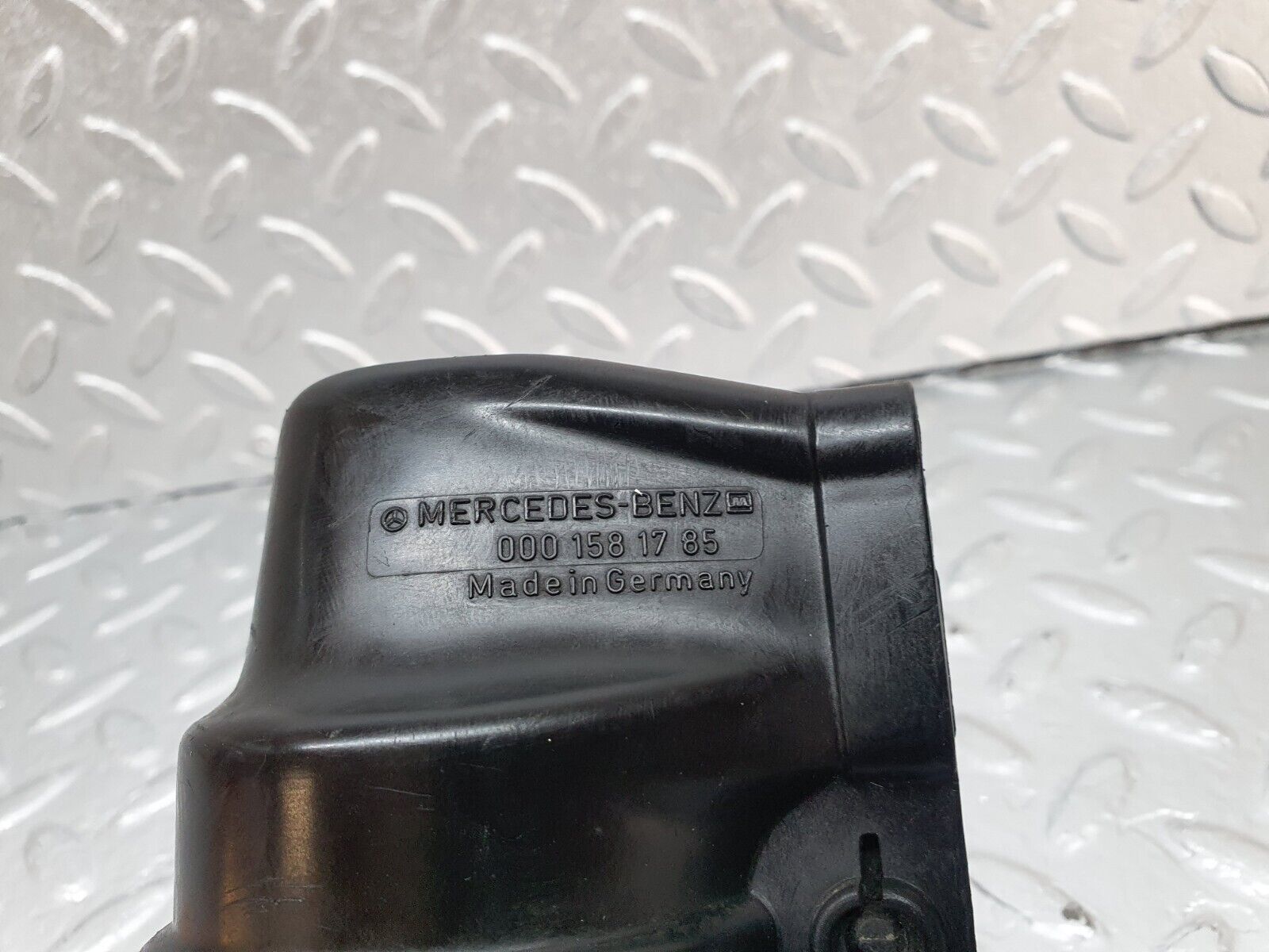 42887 Mercedes-Benz W201 190 2.0L Ignition Coil Protective Cap 0001581785