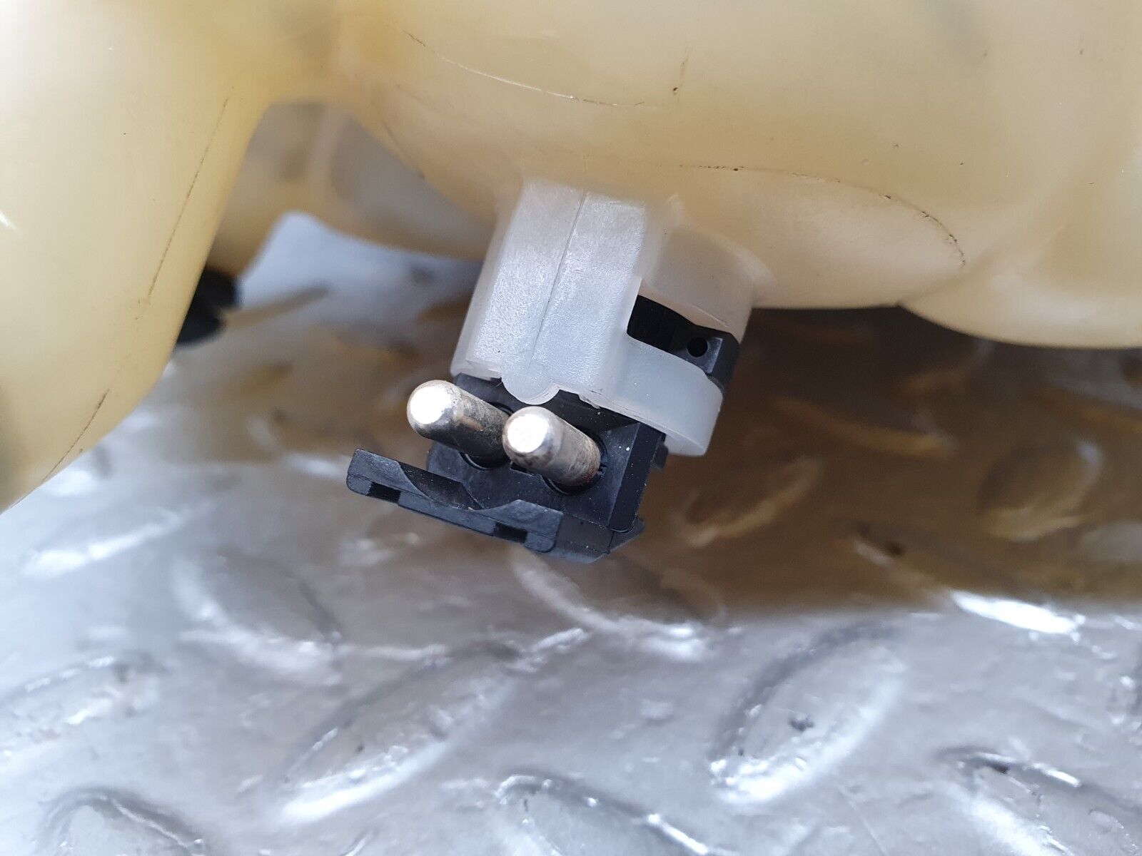 42179 Mercedes-Benz R129 320SL Coupe Coolant Reservoir Tank 1295000549 1245000406