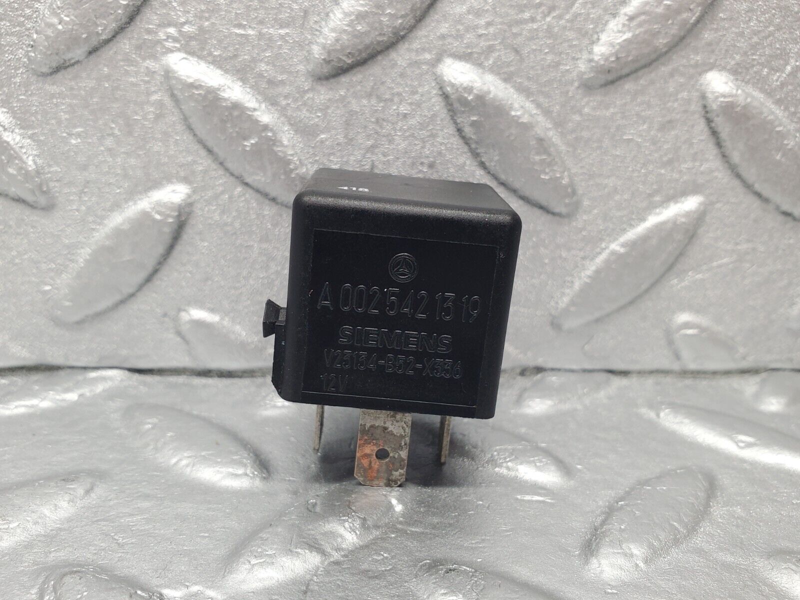 46919 Mercedes-Benz R129 320SL Coupe Multi Purpose Relay 0025421319