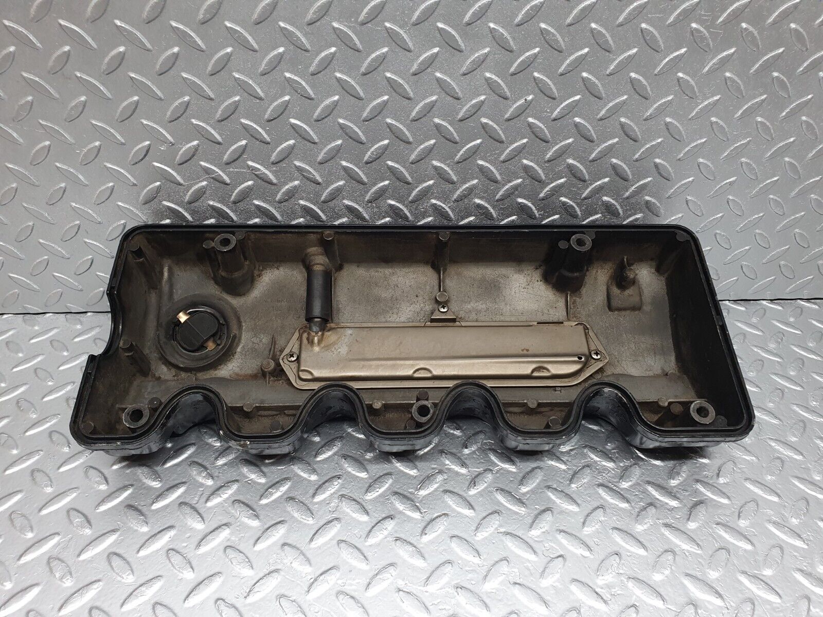 43073 Mercedes-Benz W123 Rocker Cover 1020160405