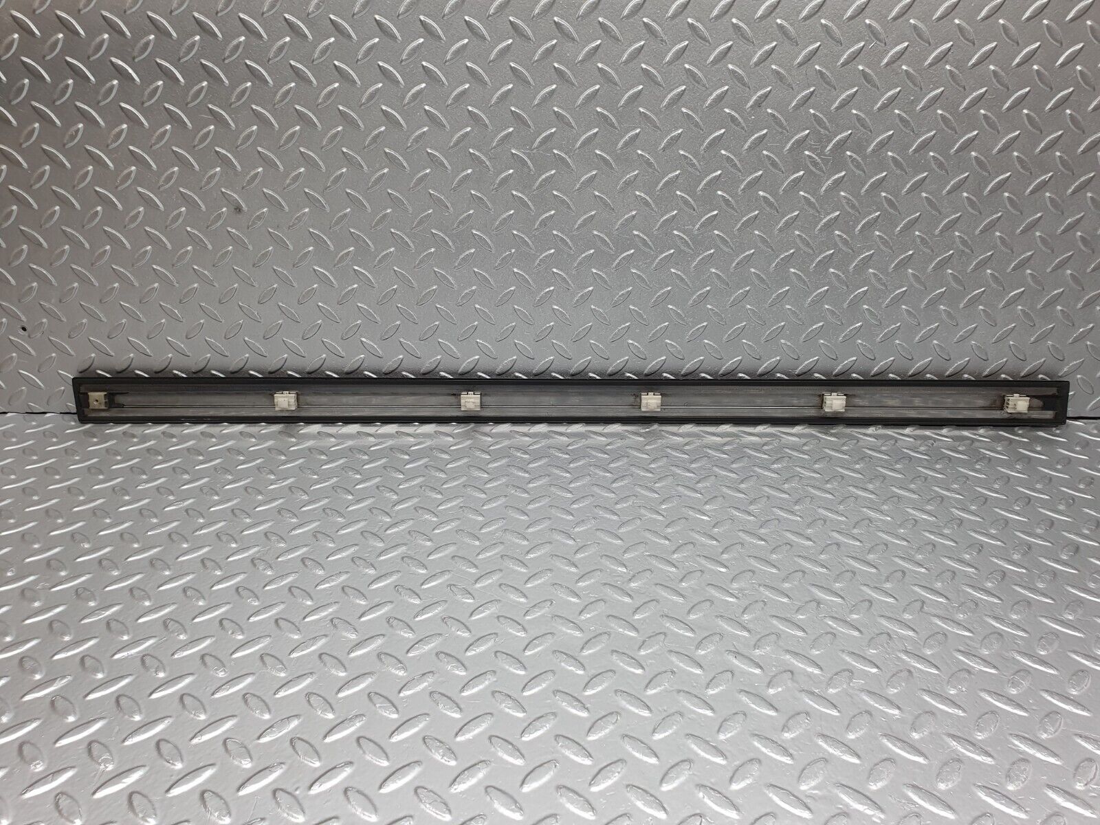 41683 Mercedes-Benz W124 200E Front Right Door Centre Moulding Trim