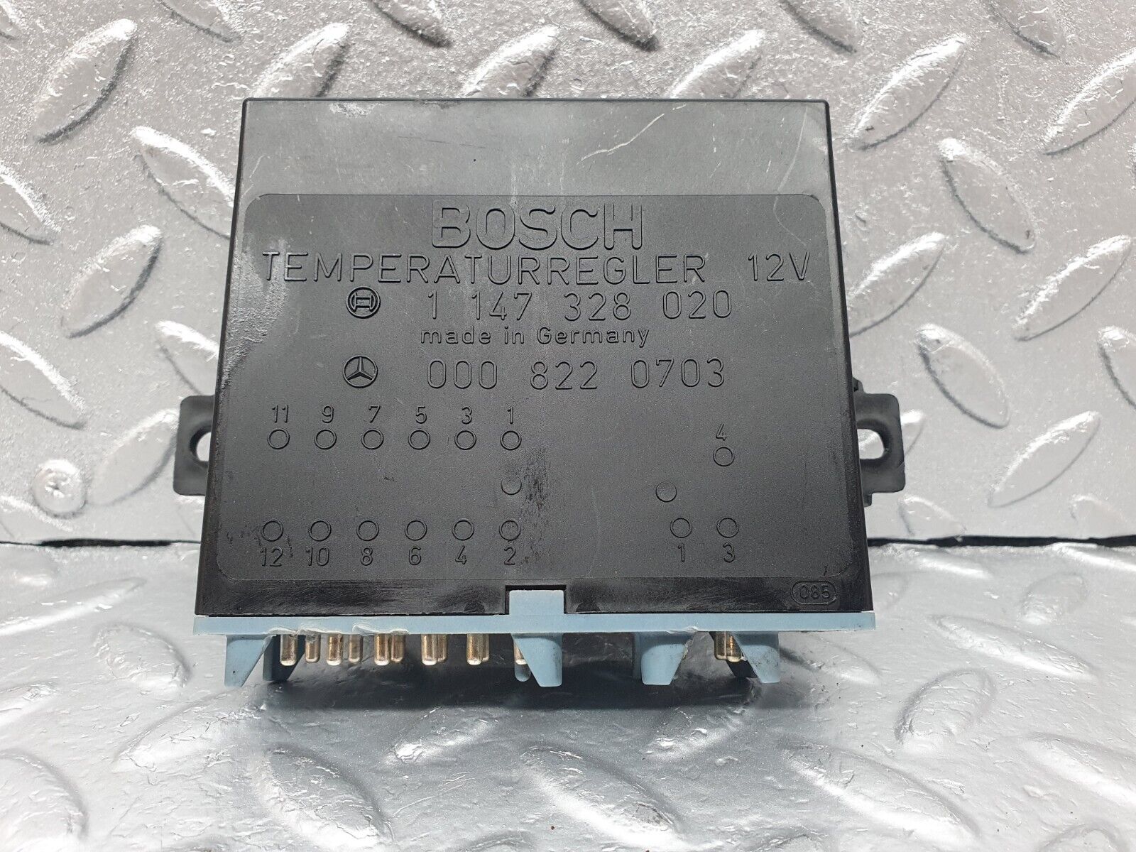 43520 Mercedes-Benz C126 380SEC Coupe Comfort Control Unit 0008220703 1147328020