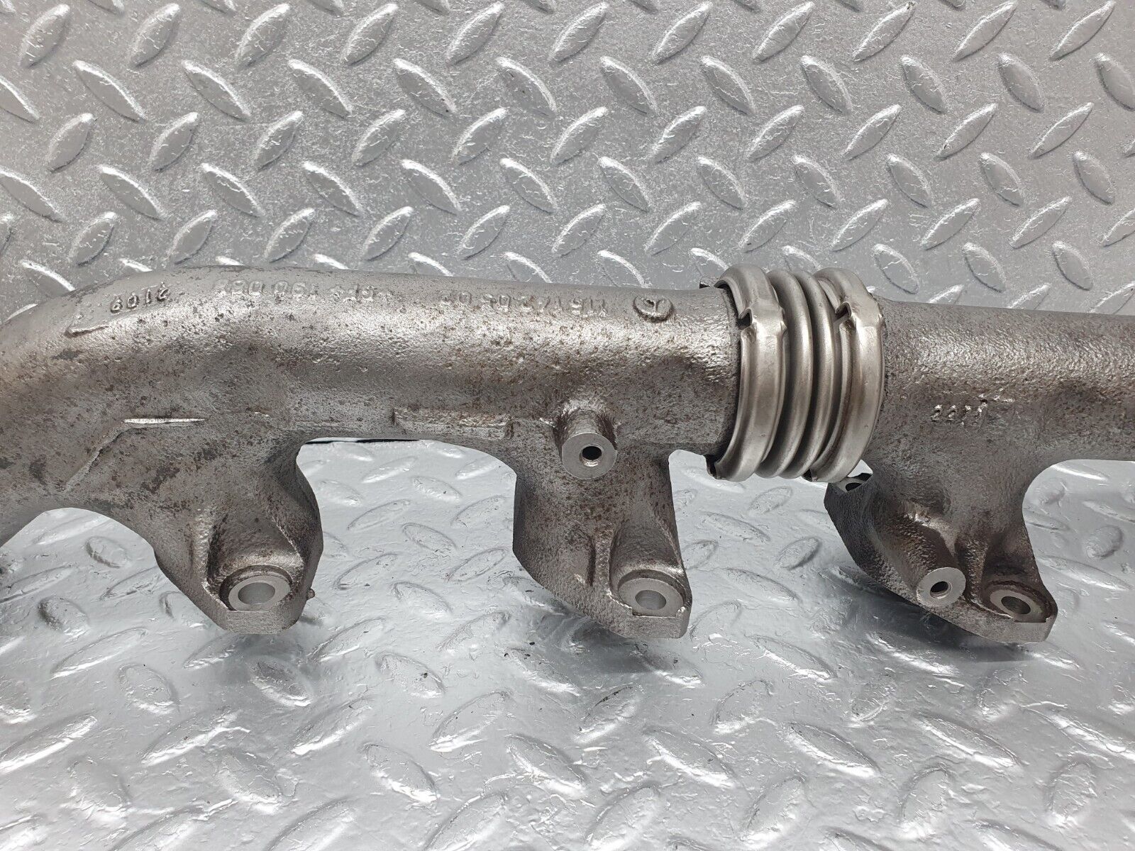 43605 Mercedes-Benz C126 380SEC Coupe Exhaust Manifold Left Side 1161420502