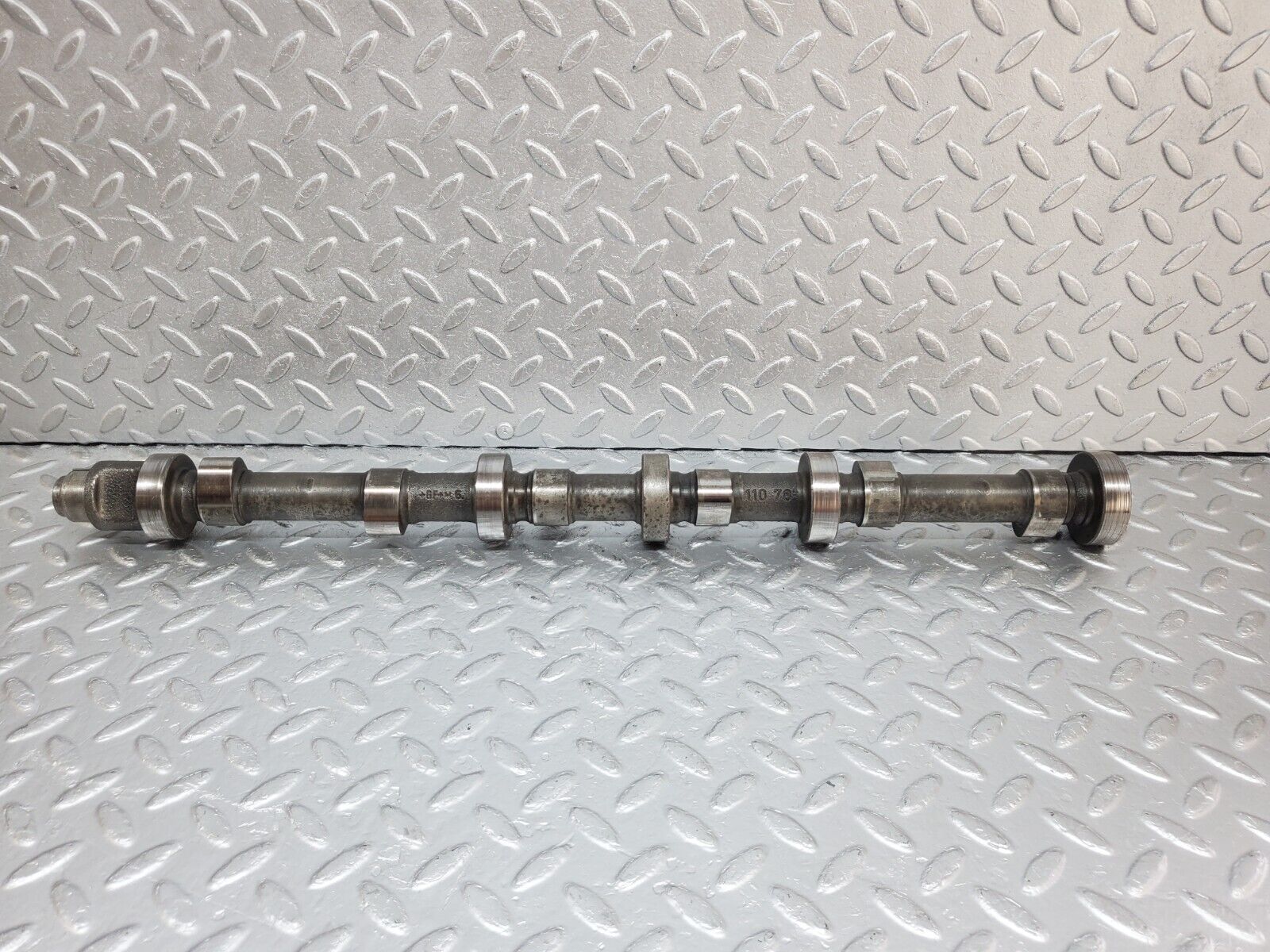 44534 Mercedes-Benz W123 280E Camshaft Exhaust Side 11078