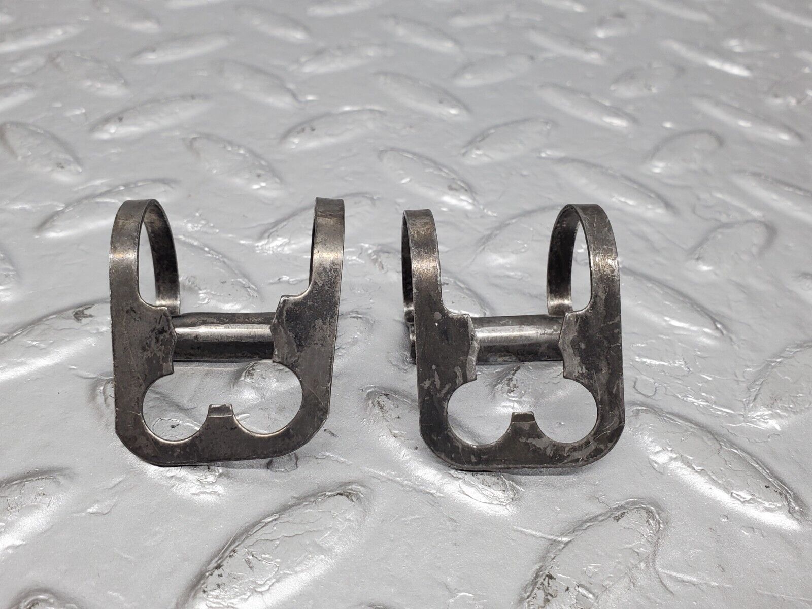 45477 Mercedes-Benz 280E M110.988 Valve Rocker Arm With Retaining Spring