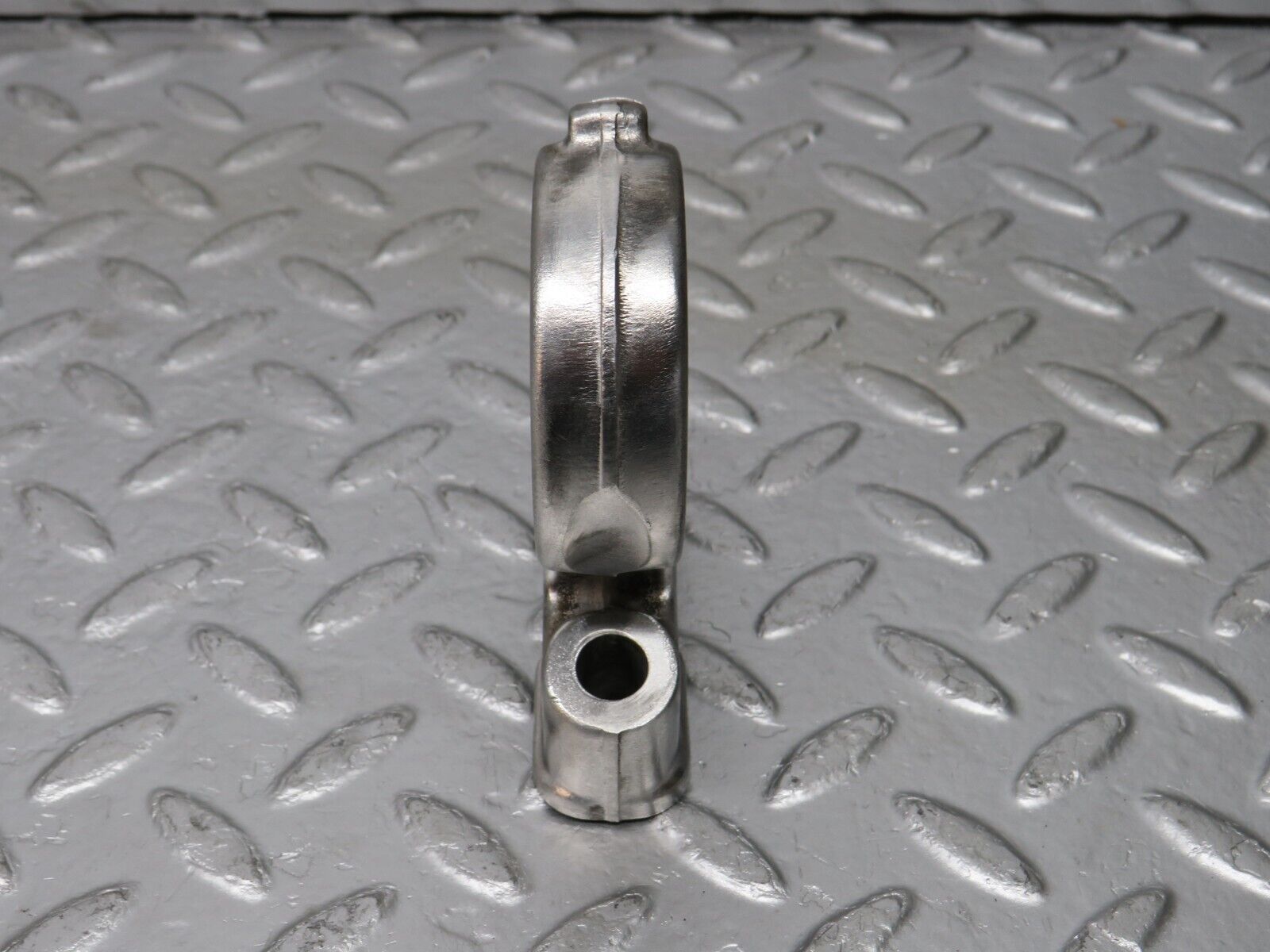 32996 Mercedes-Benz C107 R107 350 V8 Camshaft Tower Bearing 1160512112