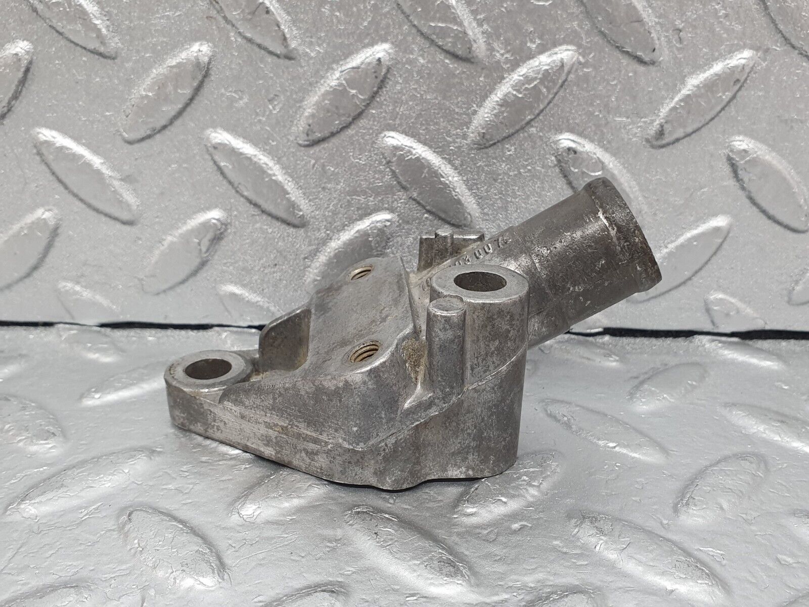 44043 Mercedes-Benz C123 230CE Coupe Cooling Water Pump Housing 1022030073