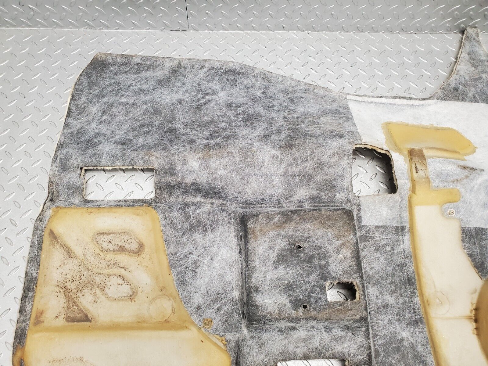 46983 Mercedes-Benz R129 320SL Coupe Front Left Floor Carpet Beige 1296801340