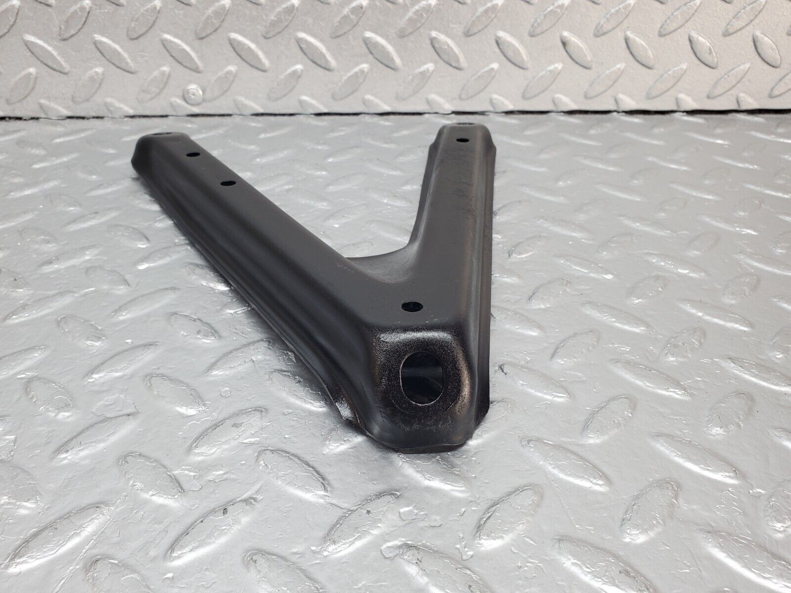 44810 Mercedes-Benz W124 220E Air Intake Manifold Bracket