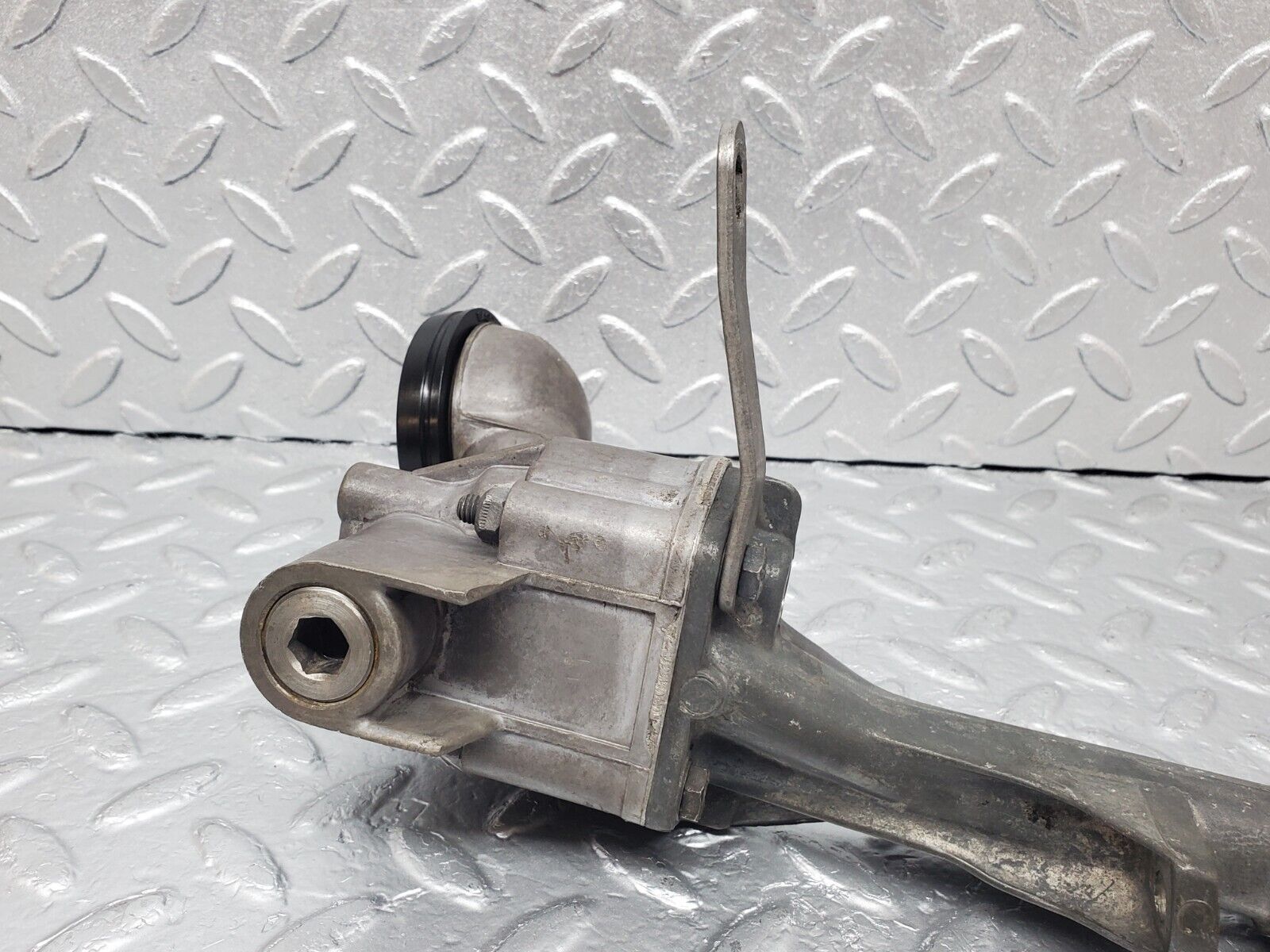 44304 Mercedes-Benz W123 280E Oil Pump