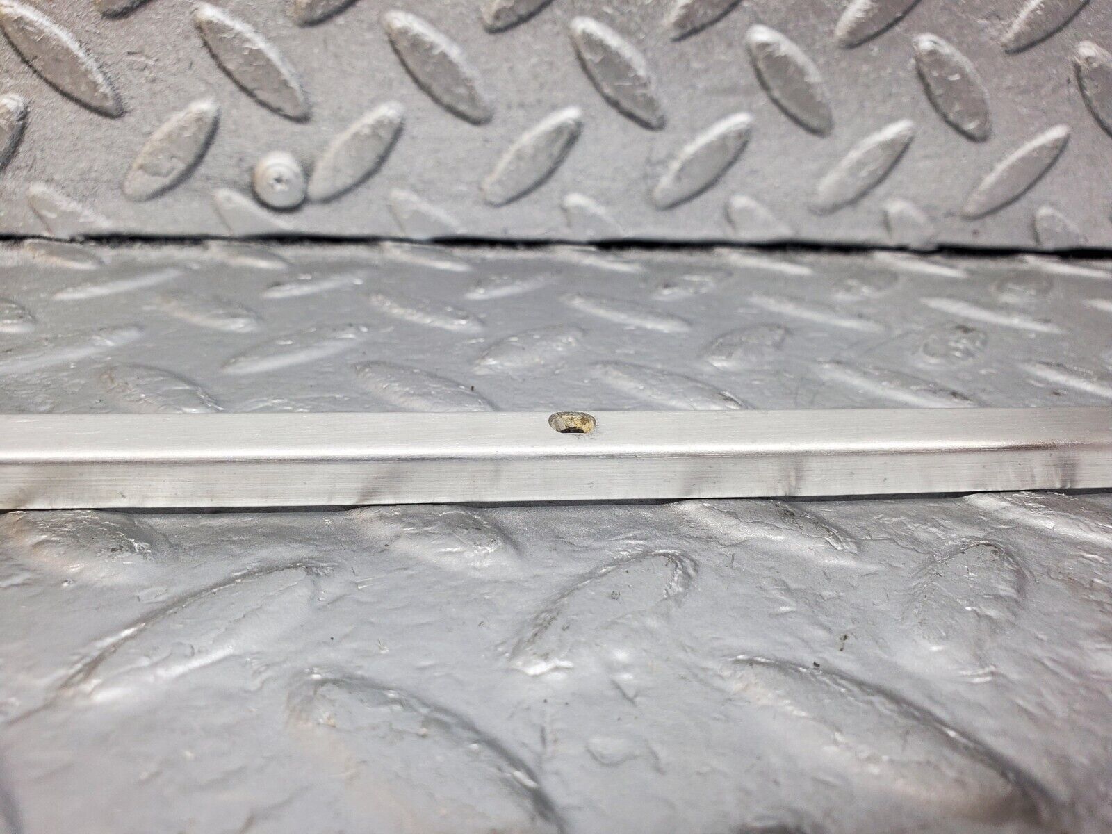 45982 Mercedes-Benz W126 420SE Sunroof Chrome Trim