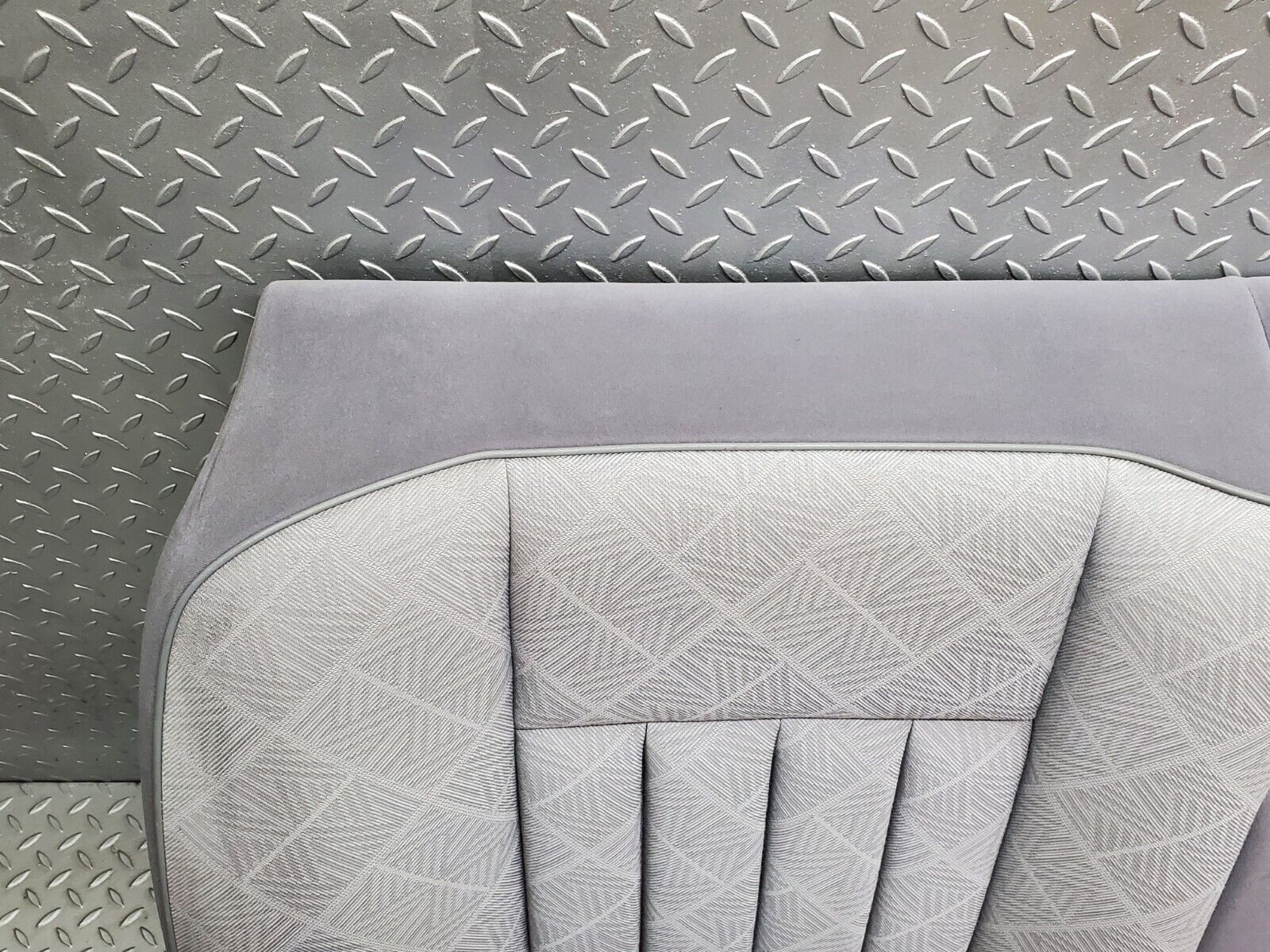 44738 Mercedes-Benz W124 220E Rear Seat 1249202216