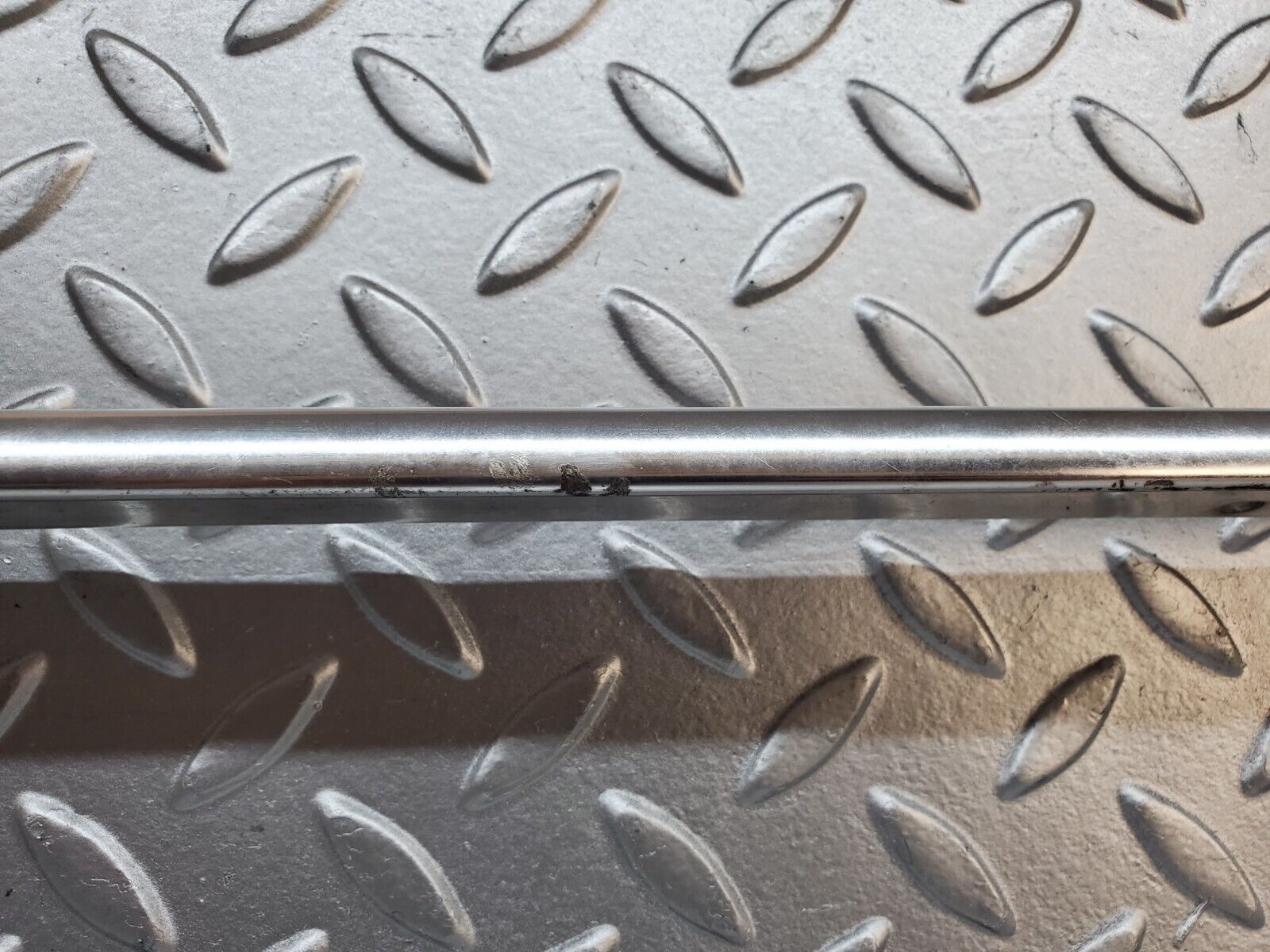 45995 Mercedes-Benz W126 420SE Roof Chrome Trim Right Side