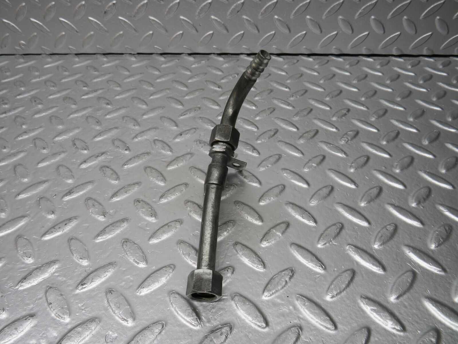 33071 Mercedes-Benz C107 R107 350 V8 Oil Hose Pipe