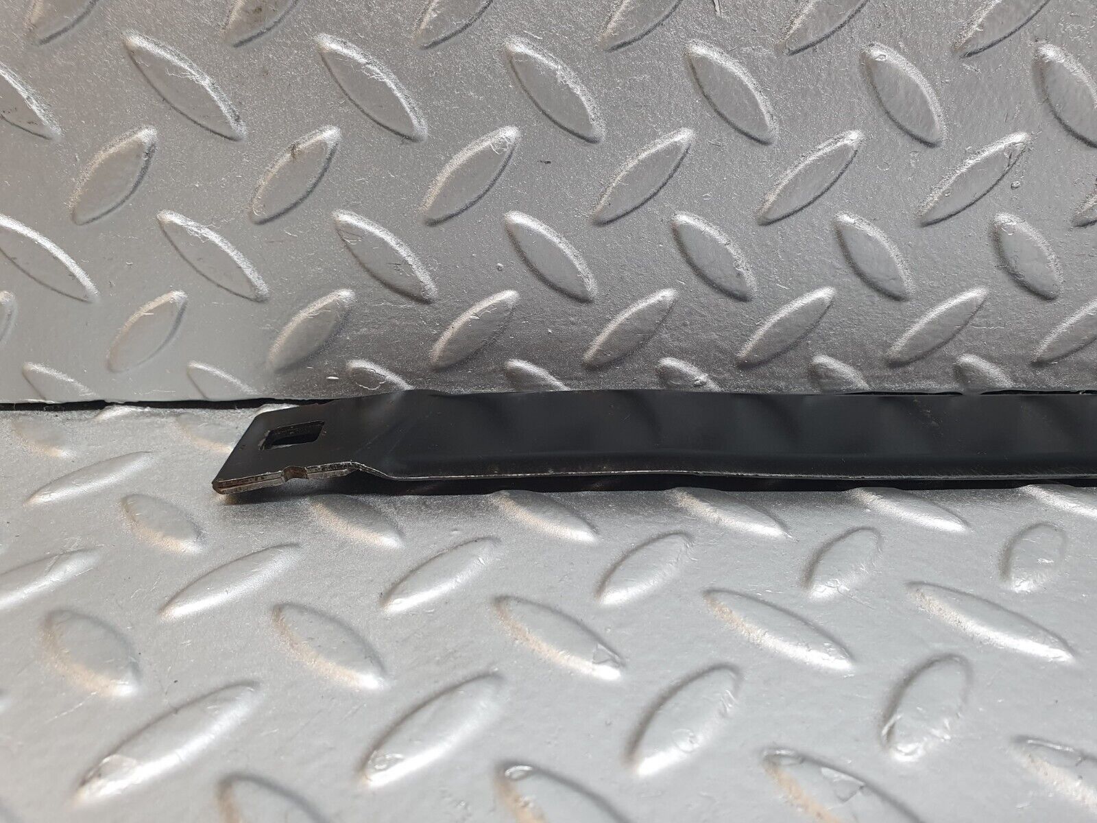 42912 Mercedes-Benz W201 190 2.0L Fuel Tank Tightening Strap 2014700040