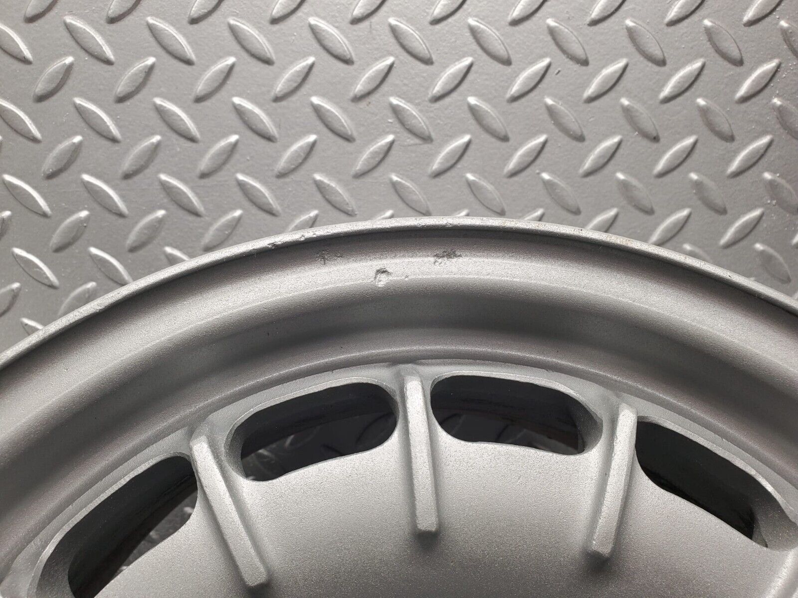 46812 Mercedes-Benz Alloy Wheel Set Mexican Hat 6Jx14H2 ET30 1084000902