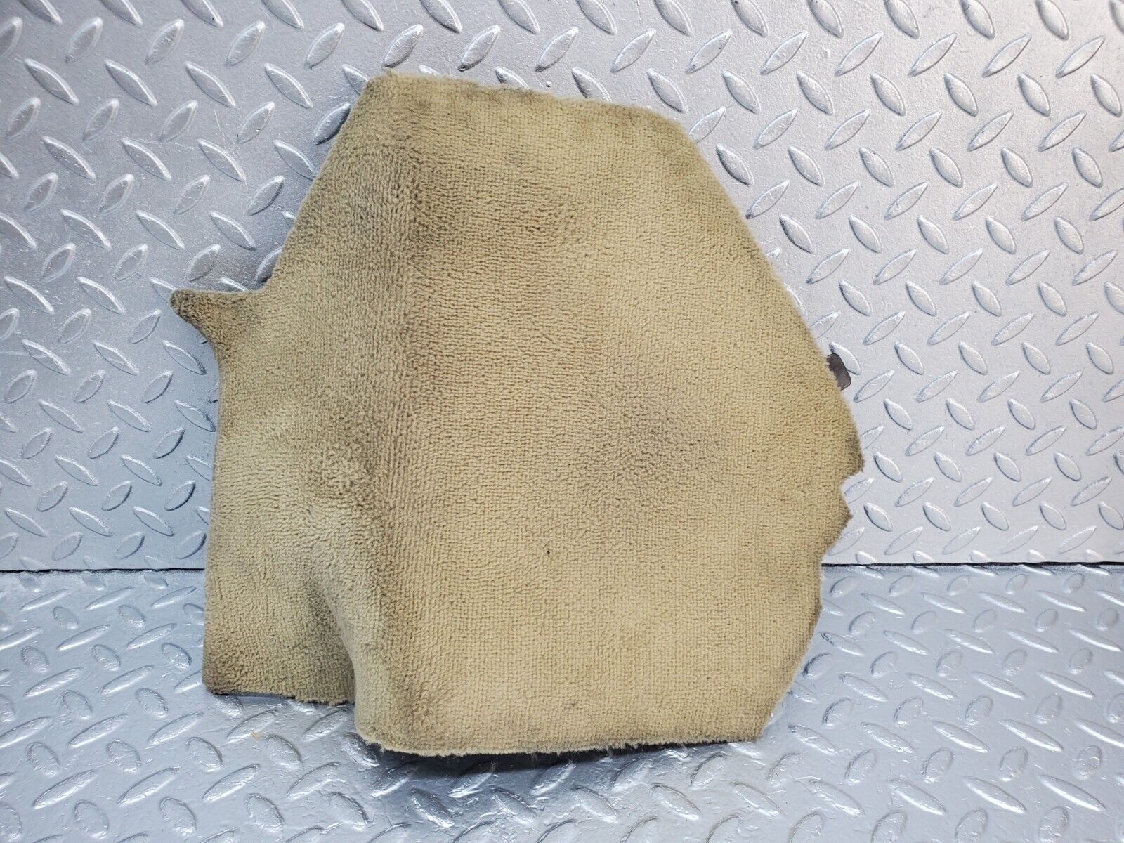 45692 Mercedes-Benz W126 420SE Front Right Kick Panel Beige 1266880406