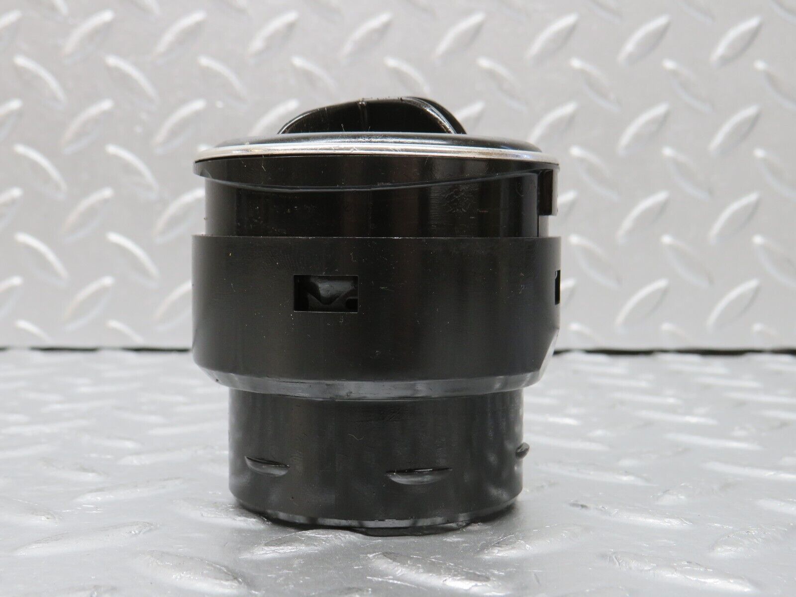 32746 Mercedes-Benz C107 R107 Dashboard Air Vent