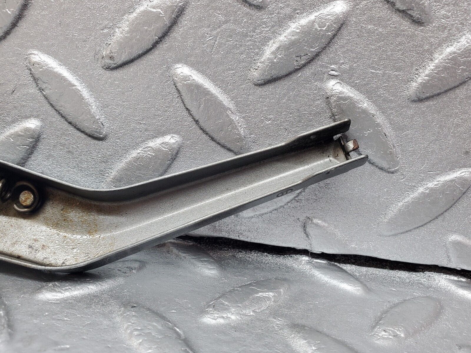 45817 Mercedes-Benz W126 420SE Headlight Wiper Arm Bosch Right Side