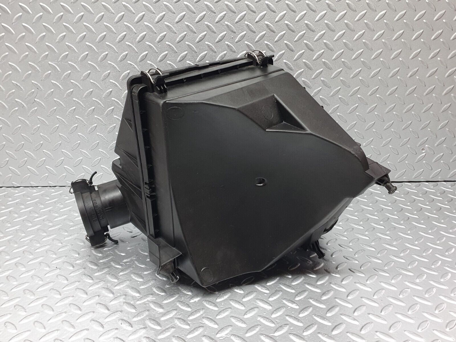 41814 Mercedes-Benz W202 C200 Air Filter Box Housing 1110900301